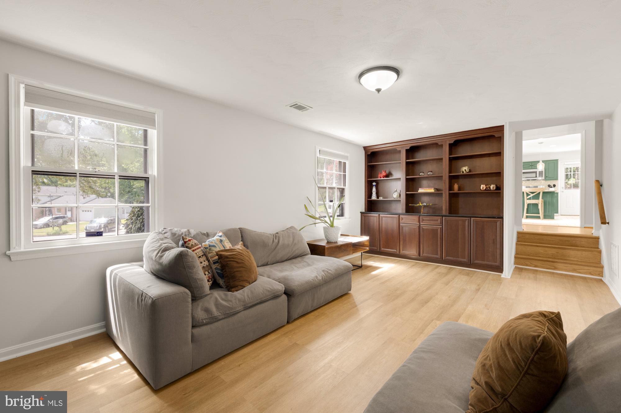 STONEYBROOKE - Residential