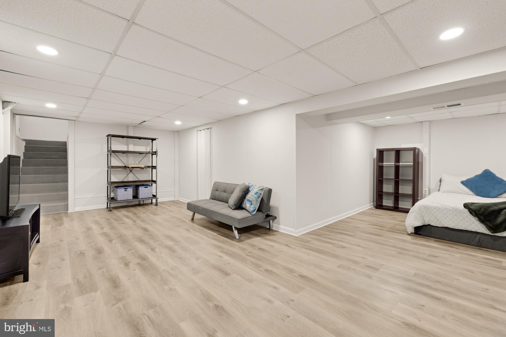 STONEYBROOKE - Residential