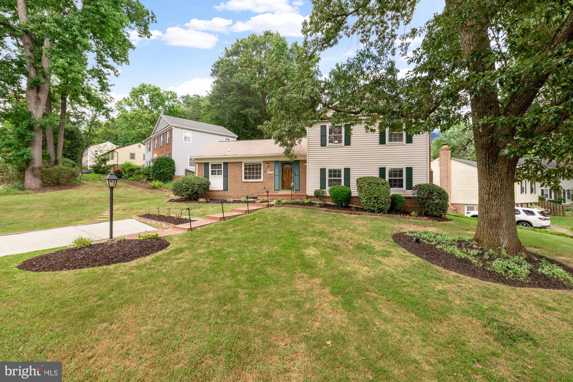 STONEYBROOKE - Residential