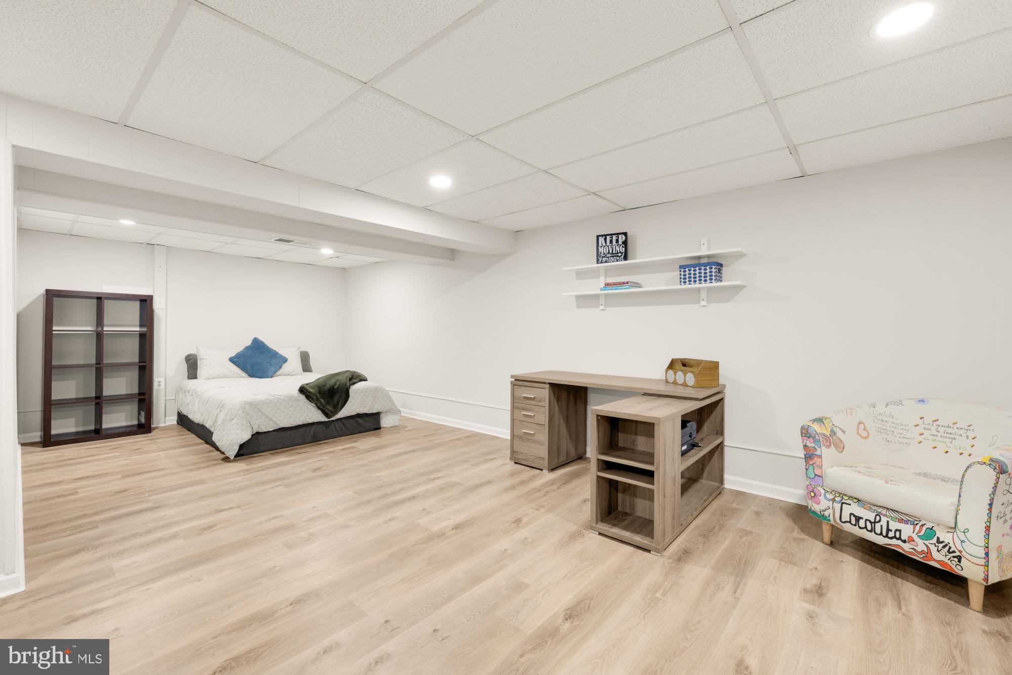 STONEYBROOKE - Residential