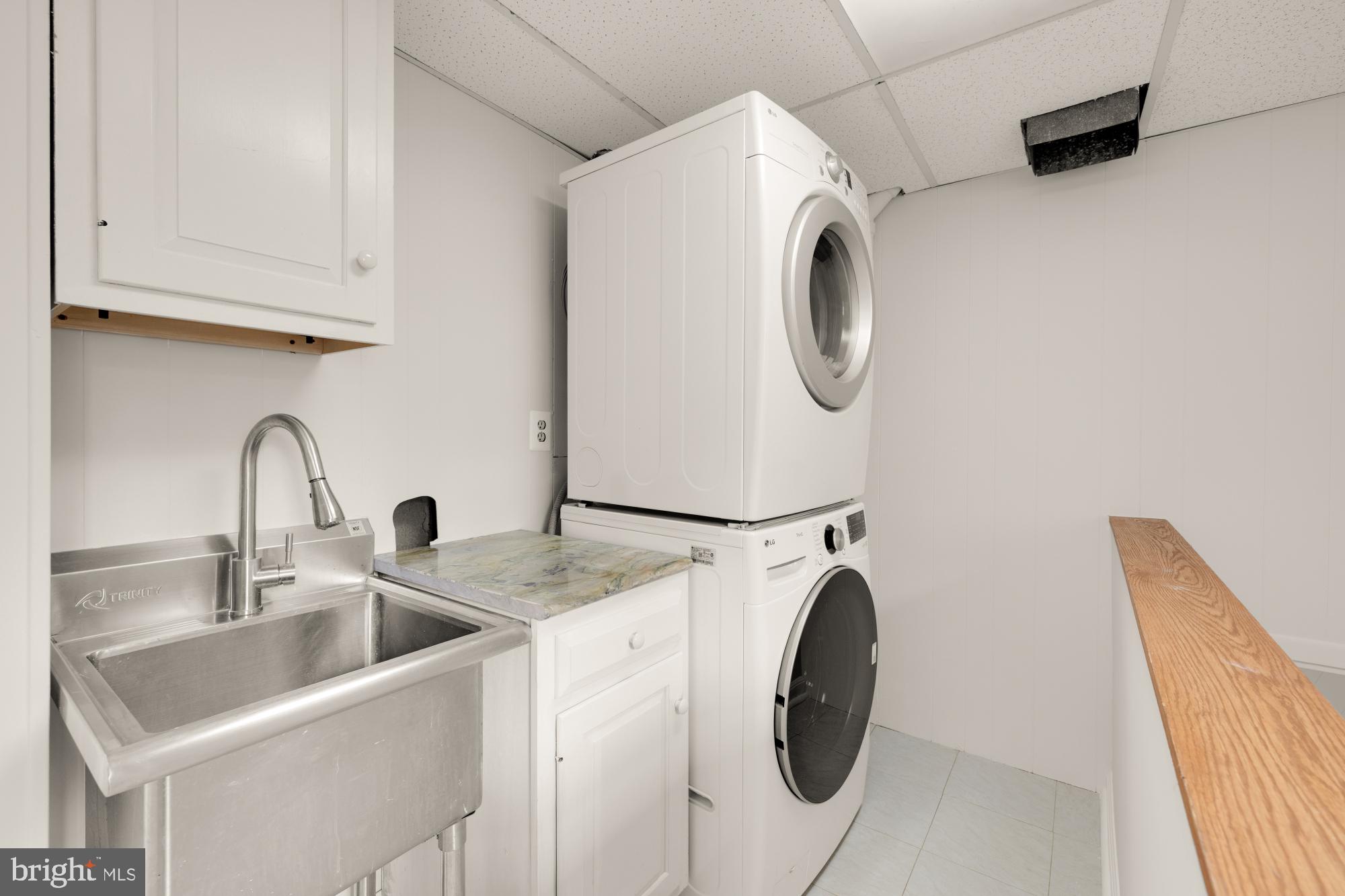 STONEYBROOKE - Residential