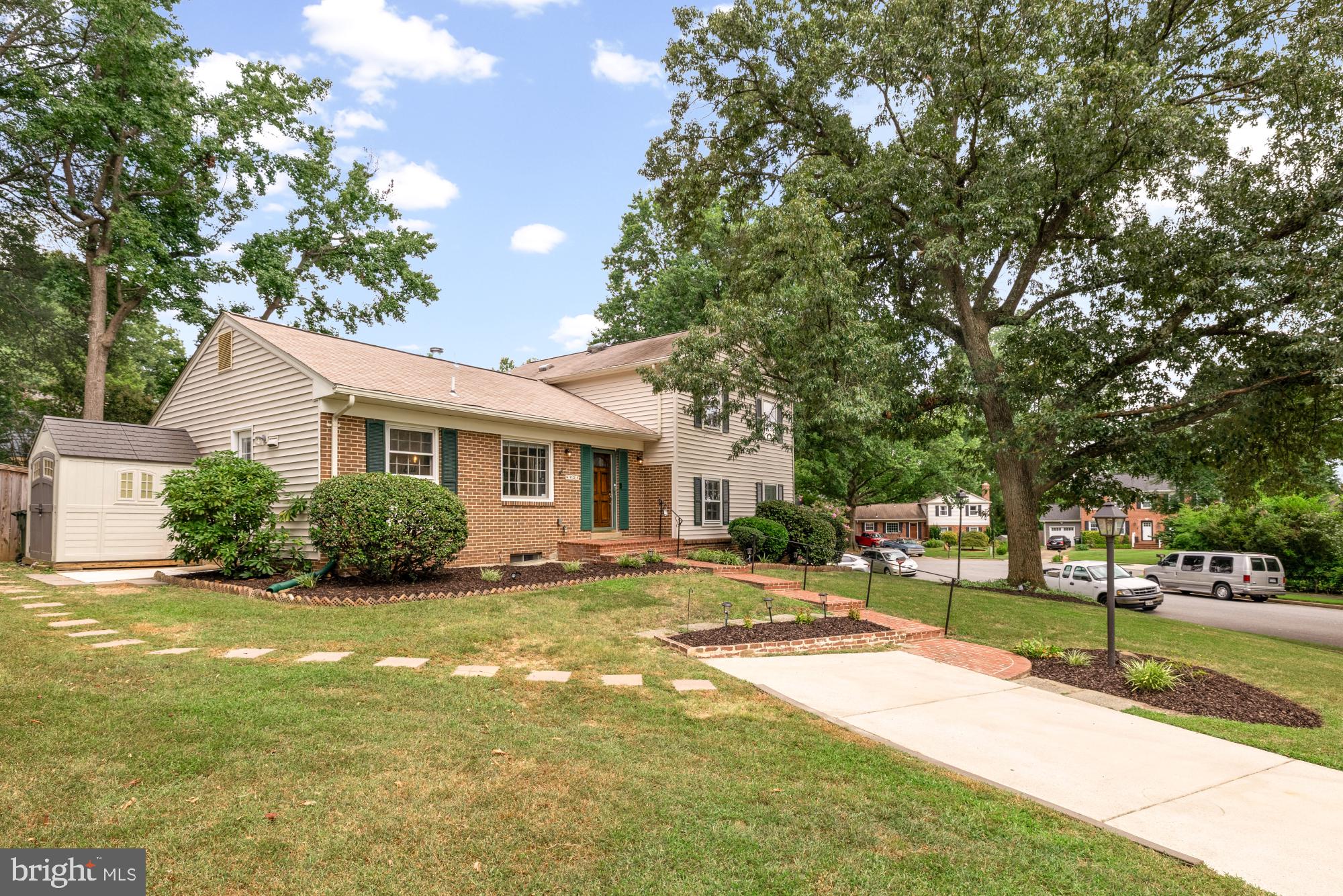 STONEYBROOKE - Residential