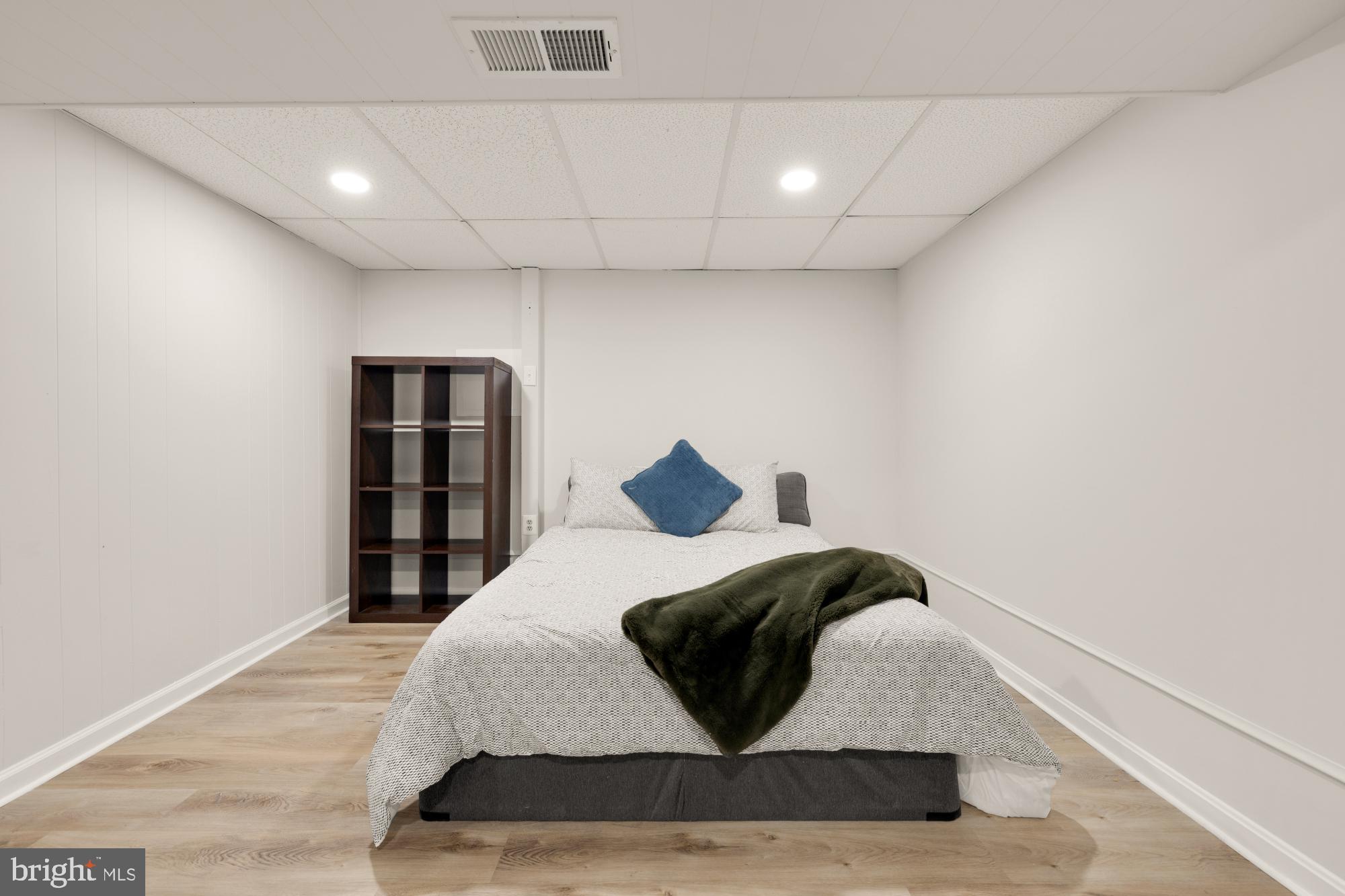 STONEYBROOKE - Residential