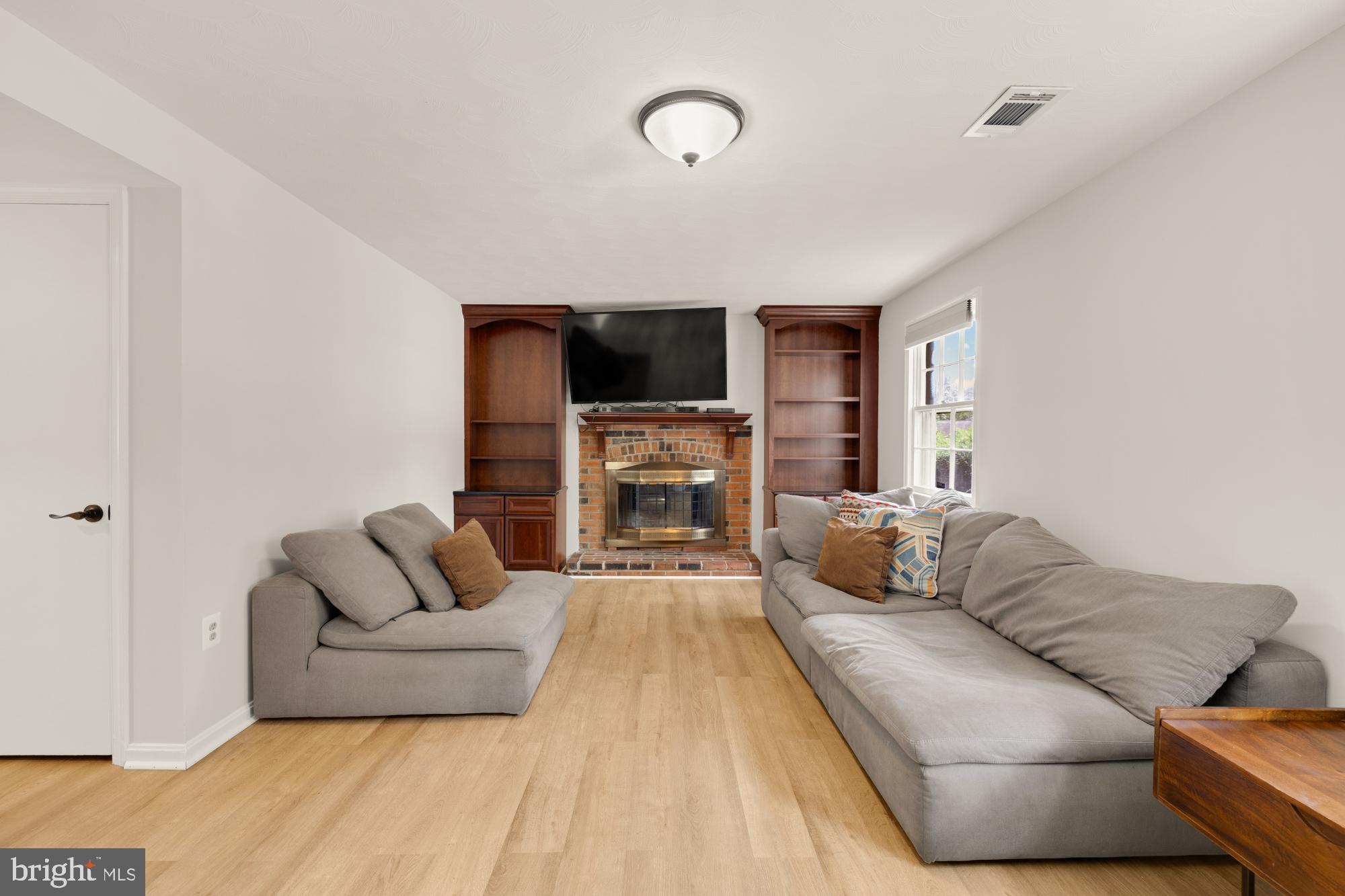 STONEYBROOKE - Residential