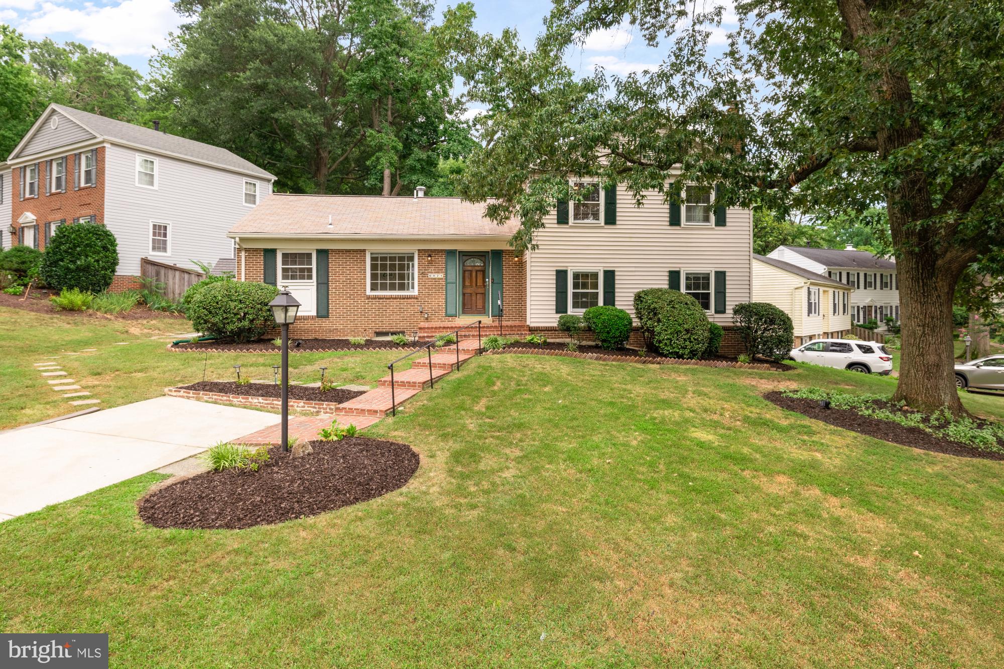 STONEYBROOKE - Residential