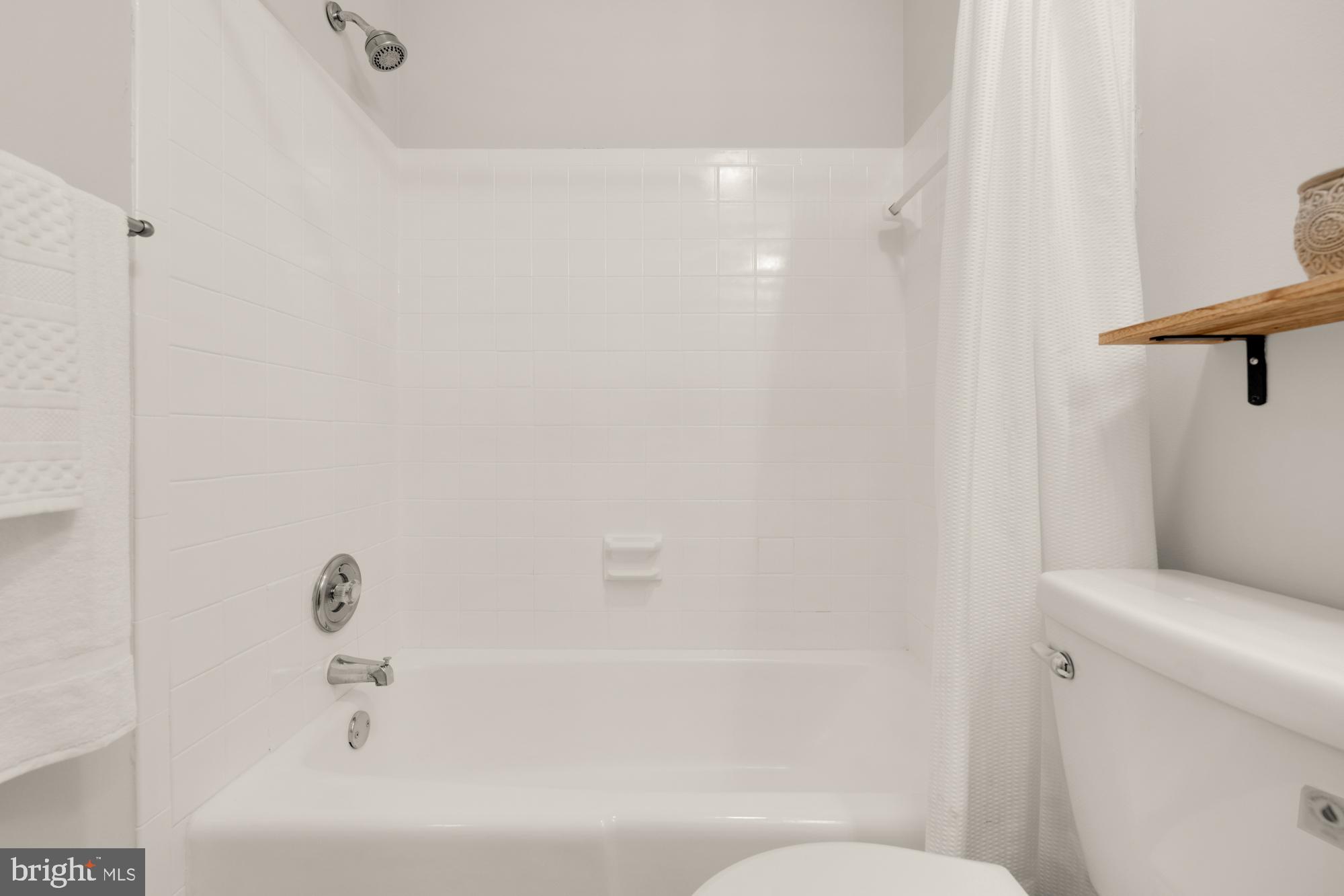 STONEYBROOKE - Residential