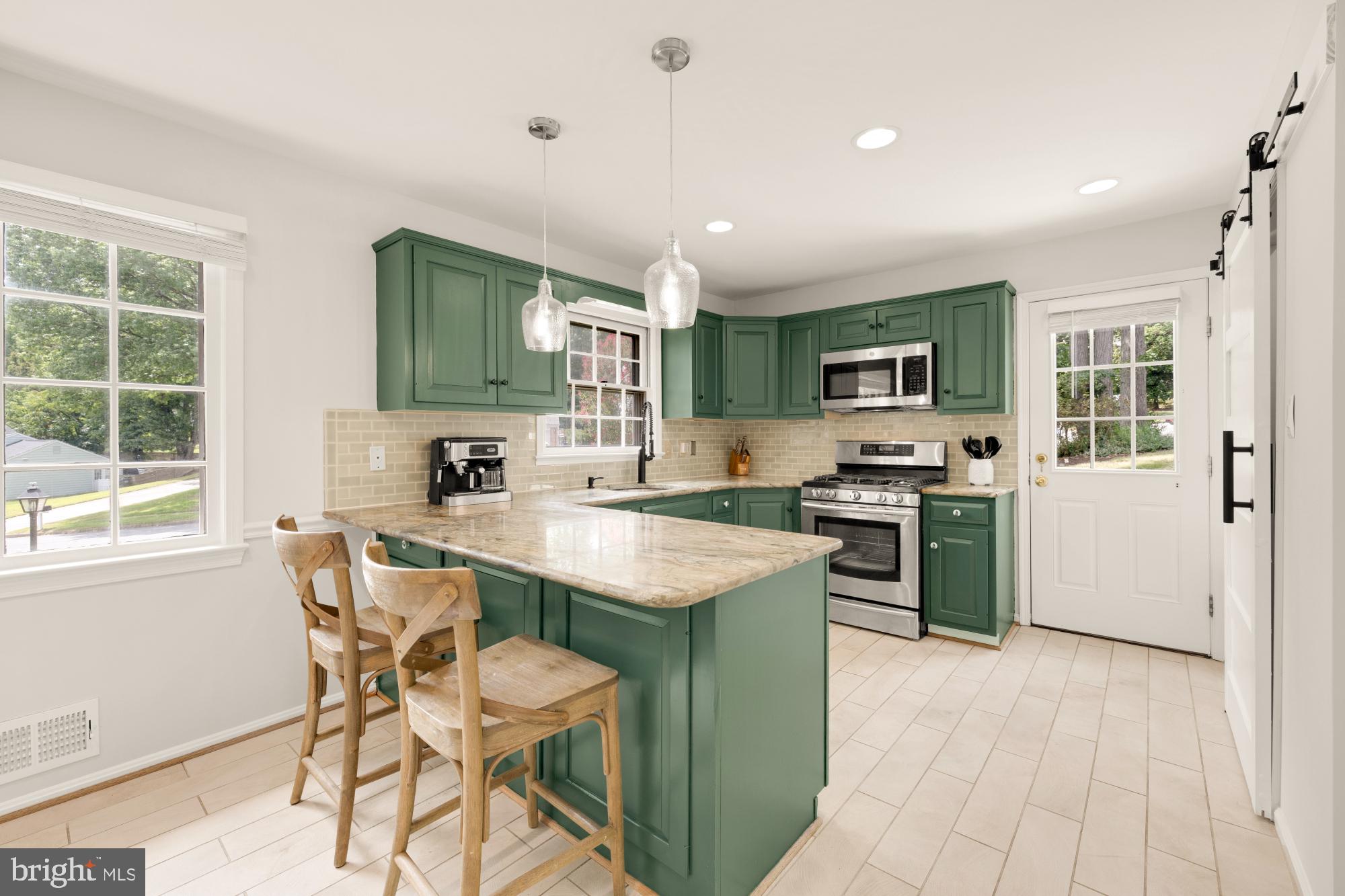 STONEYBROOKE - Residential