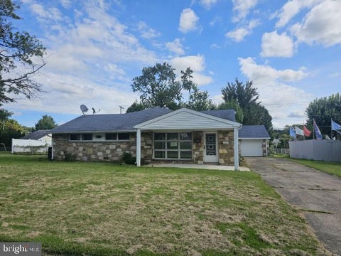Homes For Sale - 1353 Thomson Road<br/> Montgomery County, ABINGTON, PA 19001
