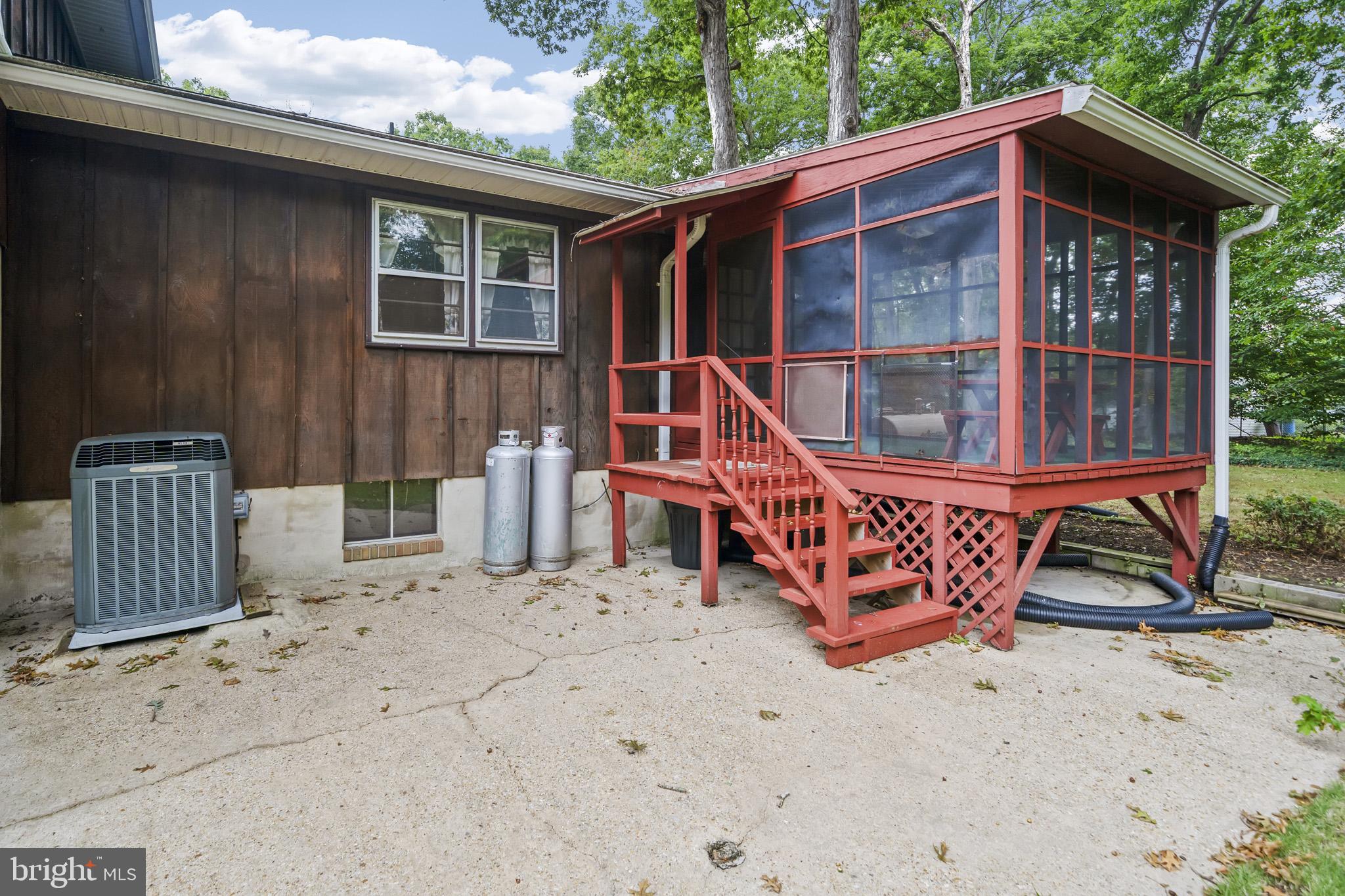 LAUREL ACRES SUB - Residential