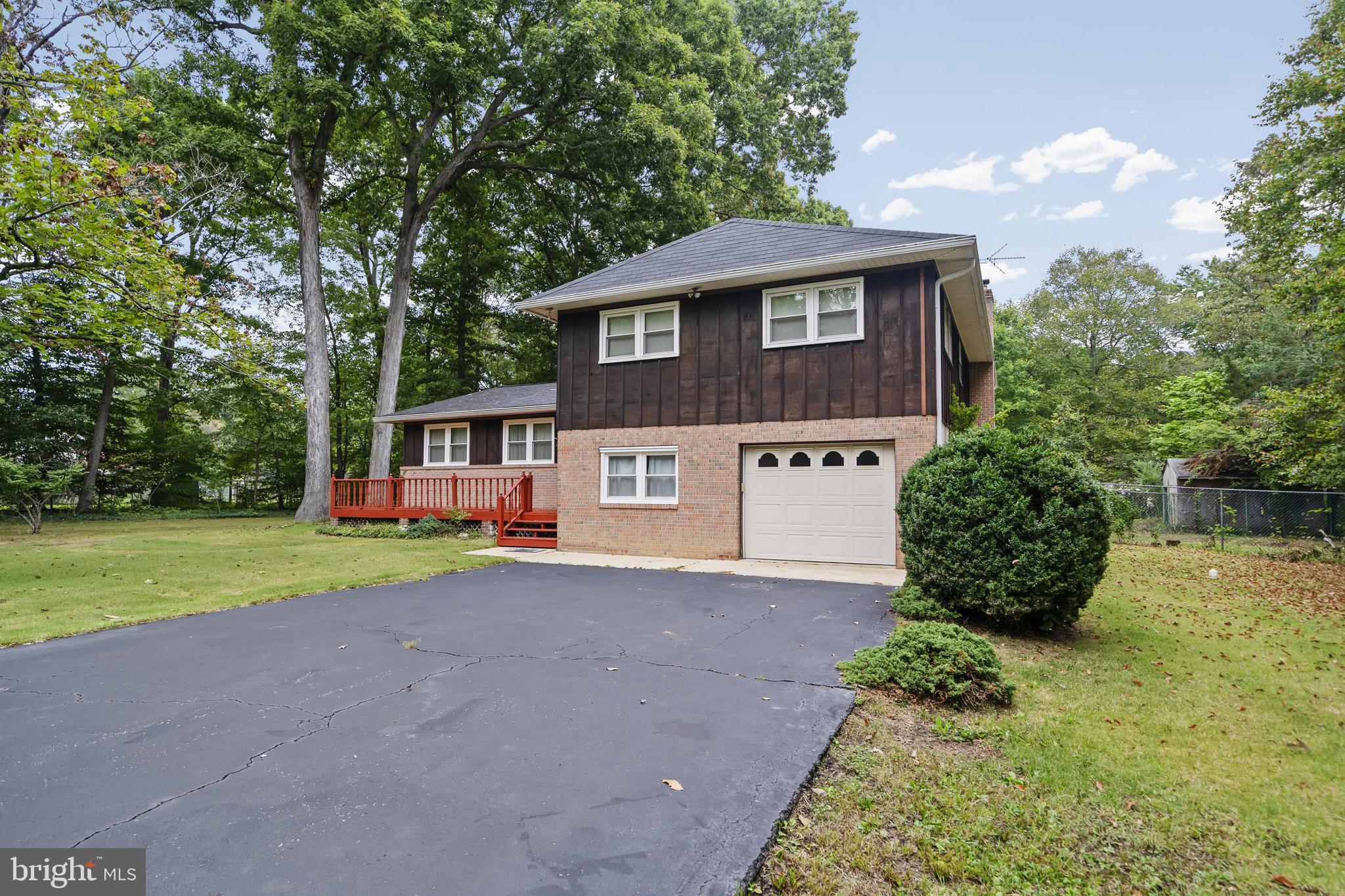 LAUREL ACRES SUB - Residential