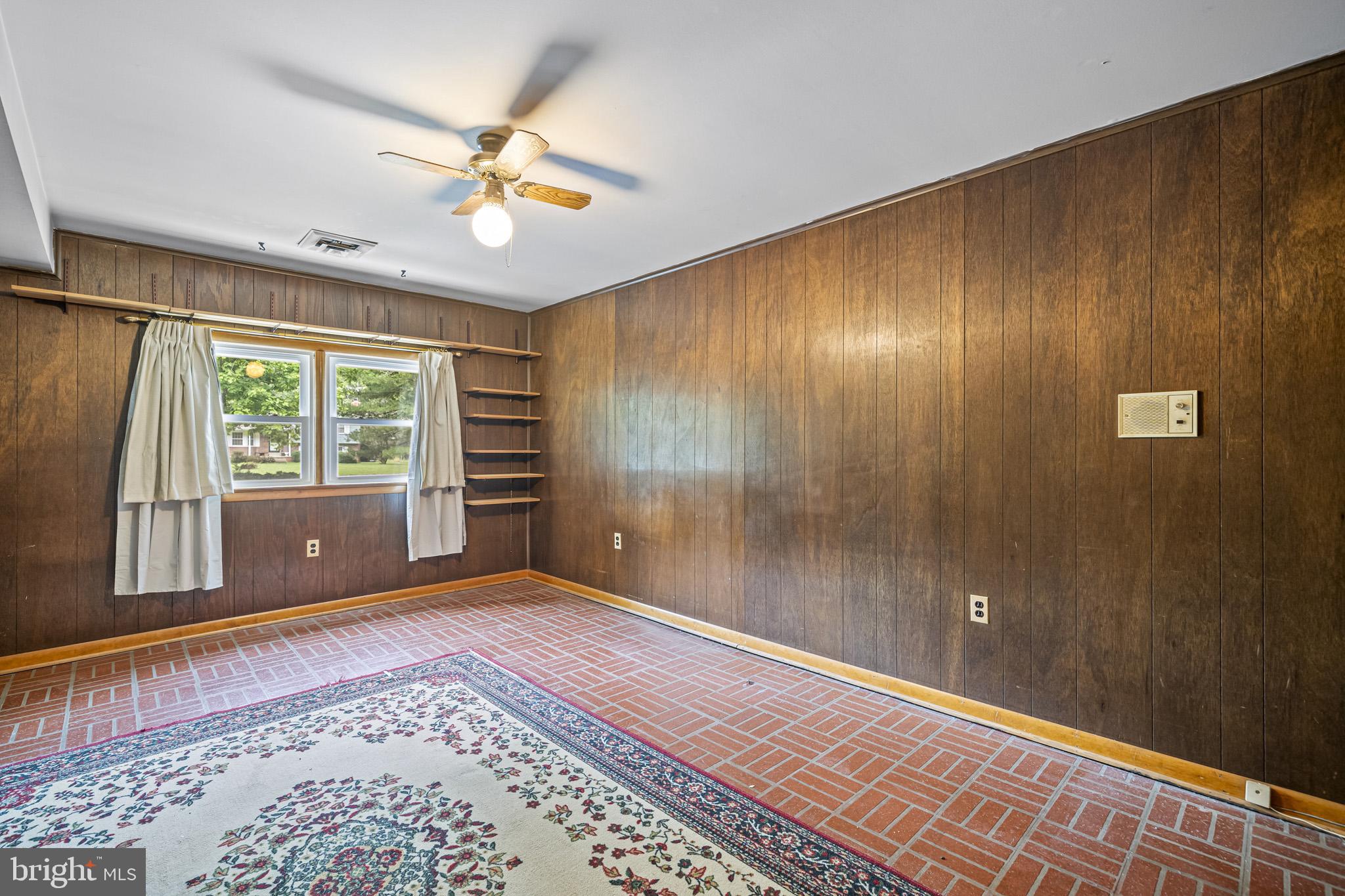 LAUREL ACRES SUB - Residential