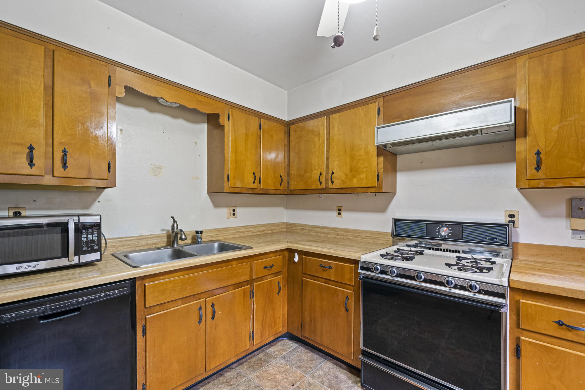 LAUREL ACRES SUB - Residential