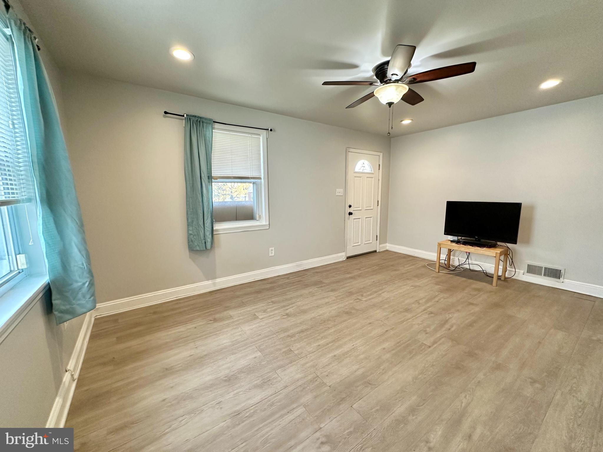 CHEVERLY MANOR - Residential