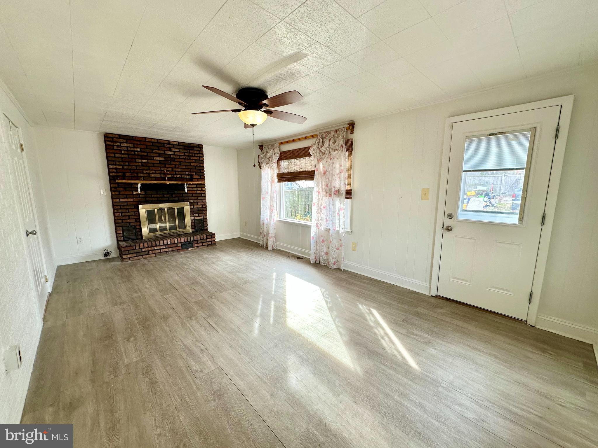 CHEVERLY MANOR - Residential