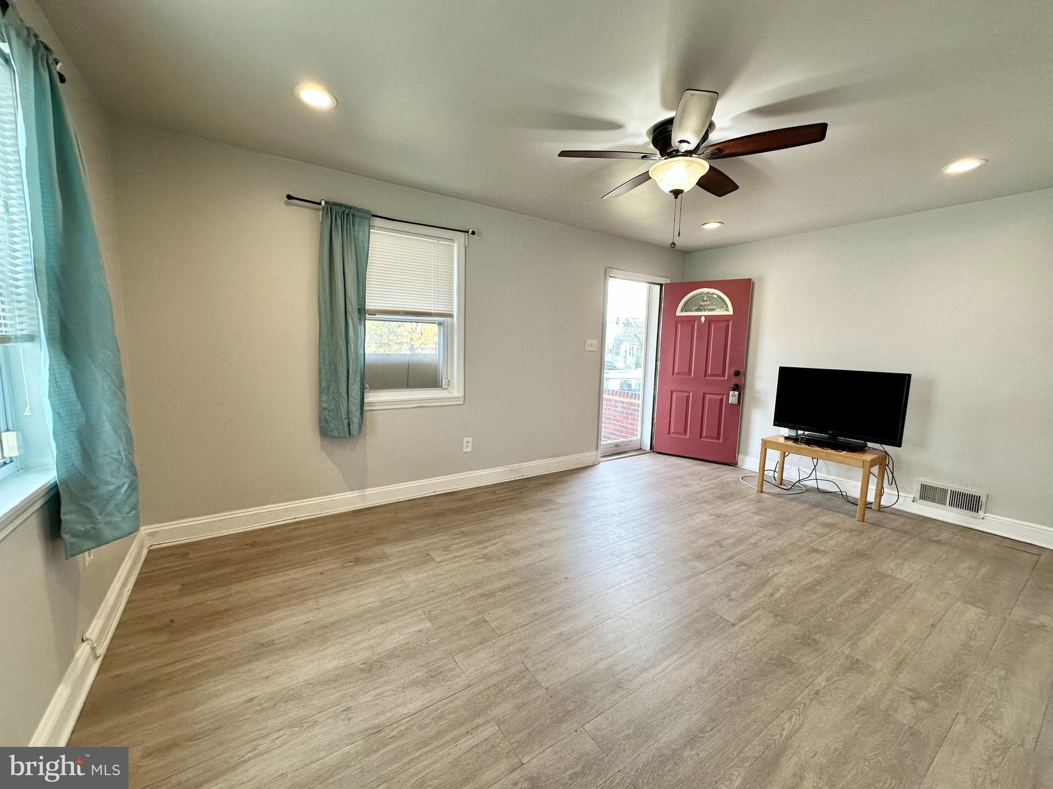 CHEVERLY MANOR - Residential