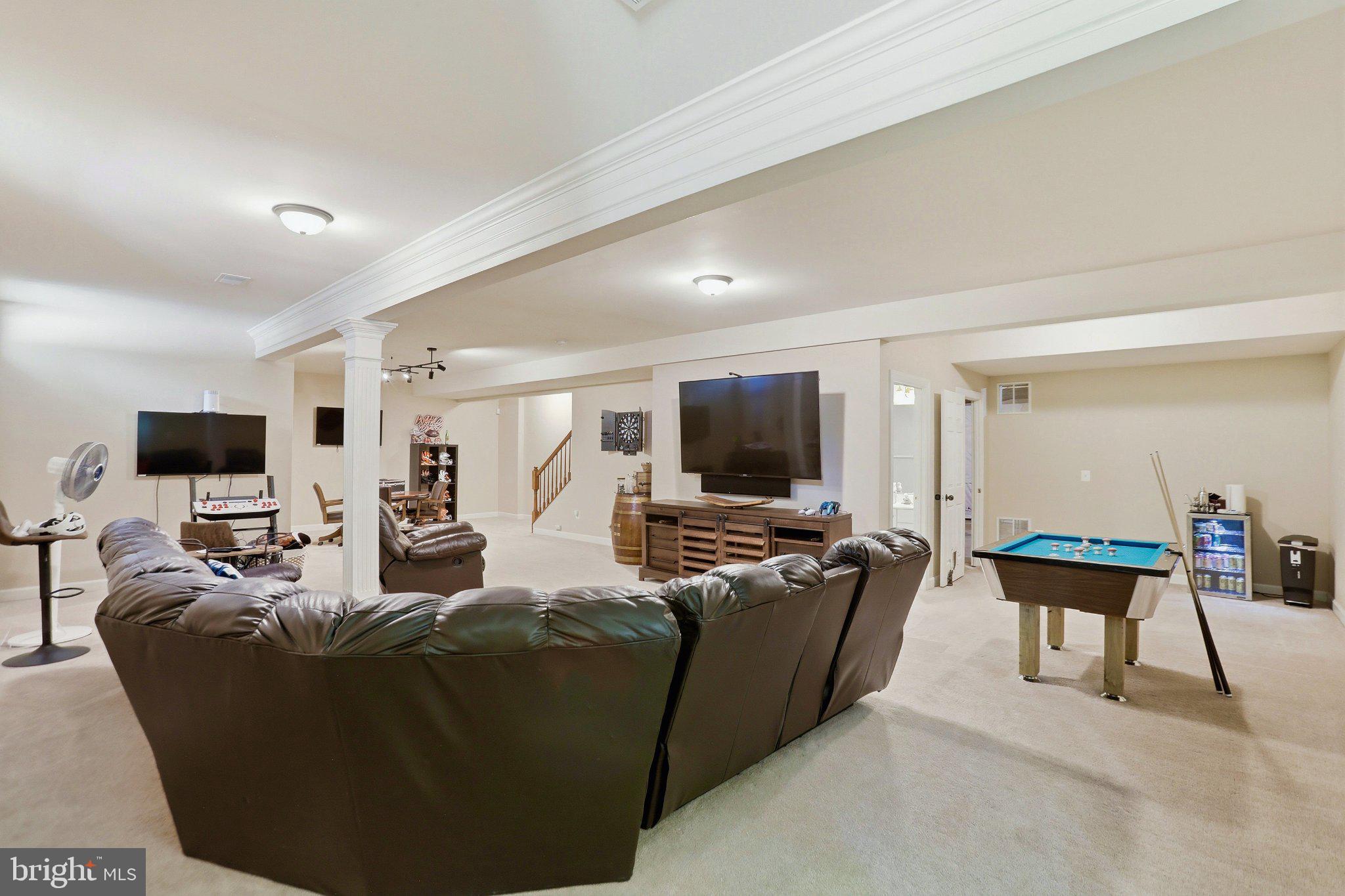 MEADOWBROOK WOODS - Residential