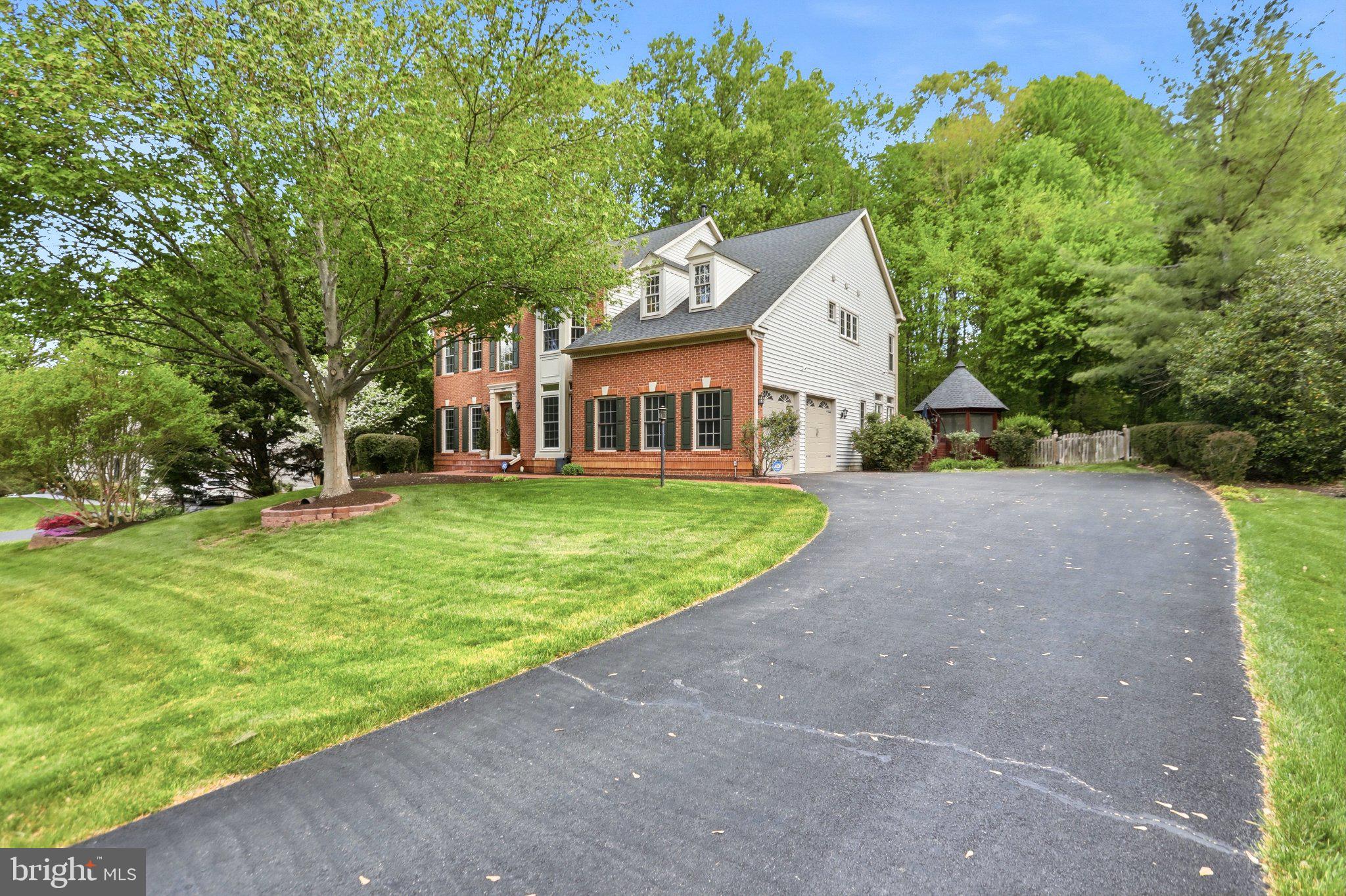 MEADOWBROOK WOODS - Residential