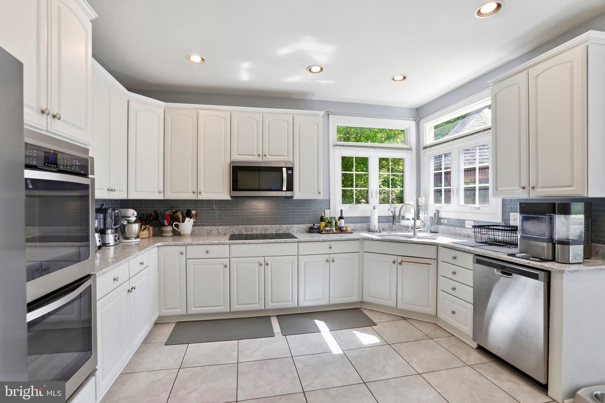 MEADOWBROOK WOODS - Residential