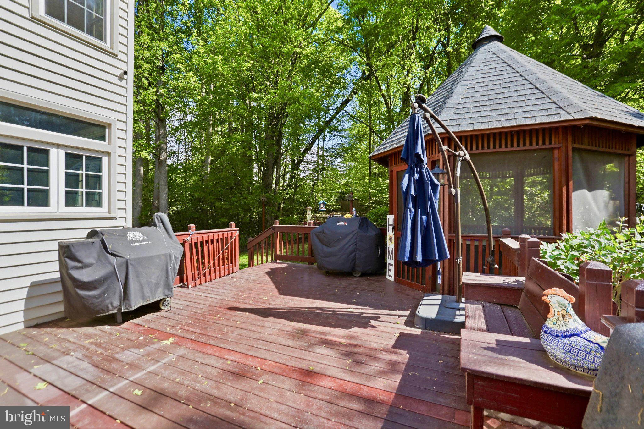 MEADOWBROOK WOODS - Residential