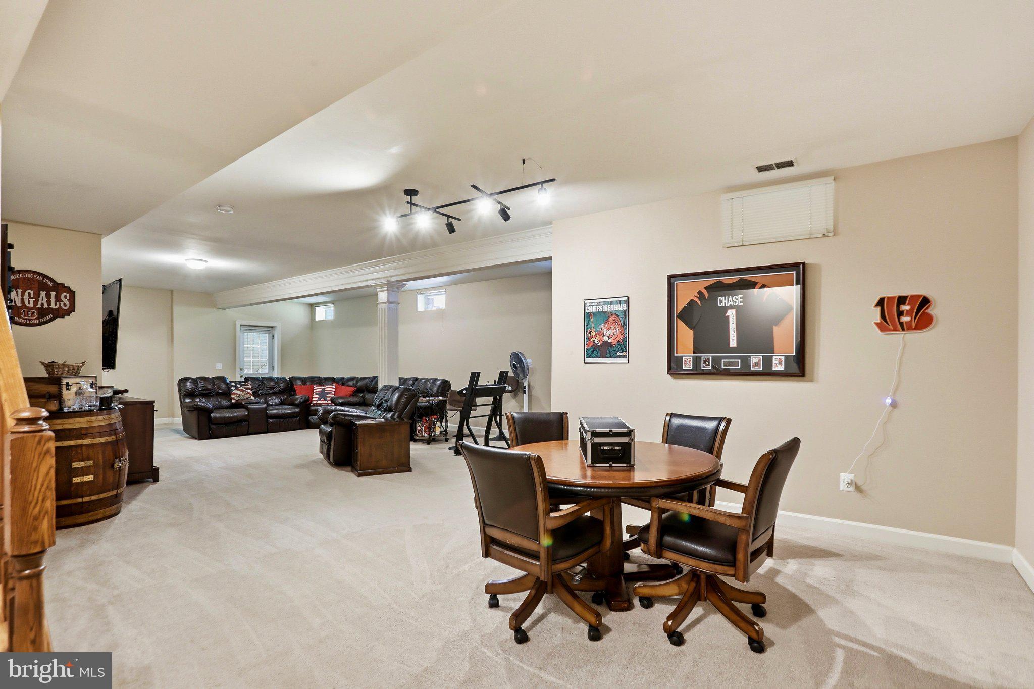 MEADOWBROOK WOODS - Residential