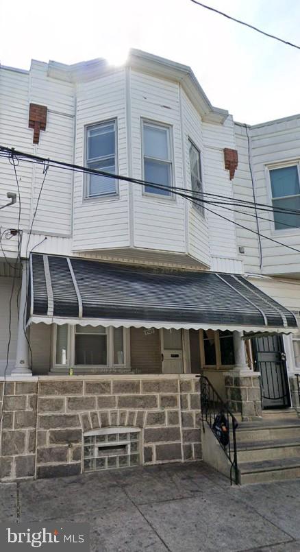 1523 S Etting Street offers a welcoming porch-front design in the heart of Grays Ferry. This three-bedroom, one-bathroom home features a spacious first floor with an open living and dining area, a refreshed kitchen with new countertops and cabinets, and access to a cozy backyard. Upstairs, you’ll find three generous bedrooms and an updated ceramic tile bath, along with new flooring throughout the second level. With fresh paint, a new refrigerator, and convenient proximity to parks, shops, public transit, and major roadways, this property is ideal for first-time buyers or investors. Easy to show – book your tour today!