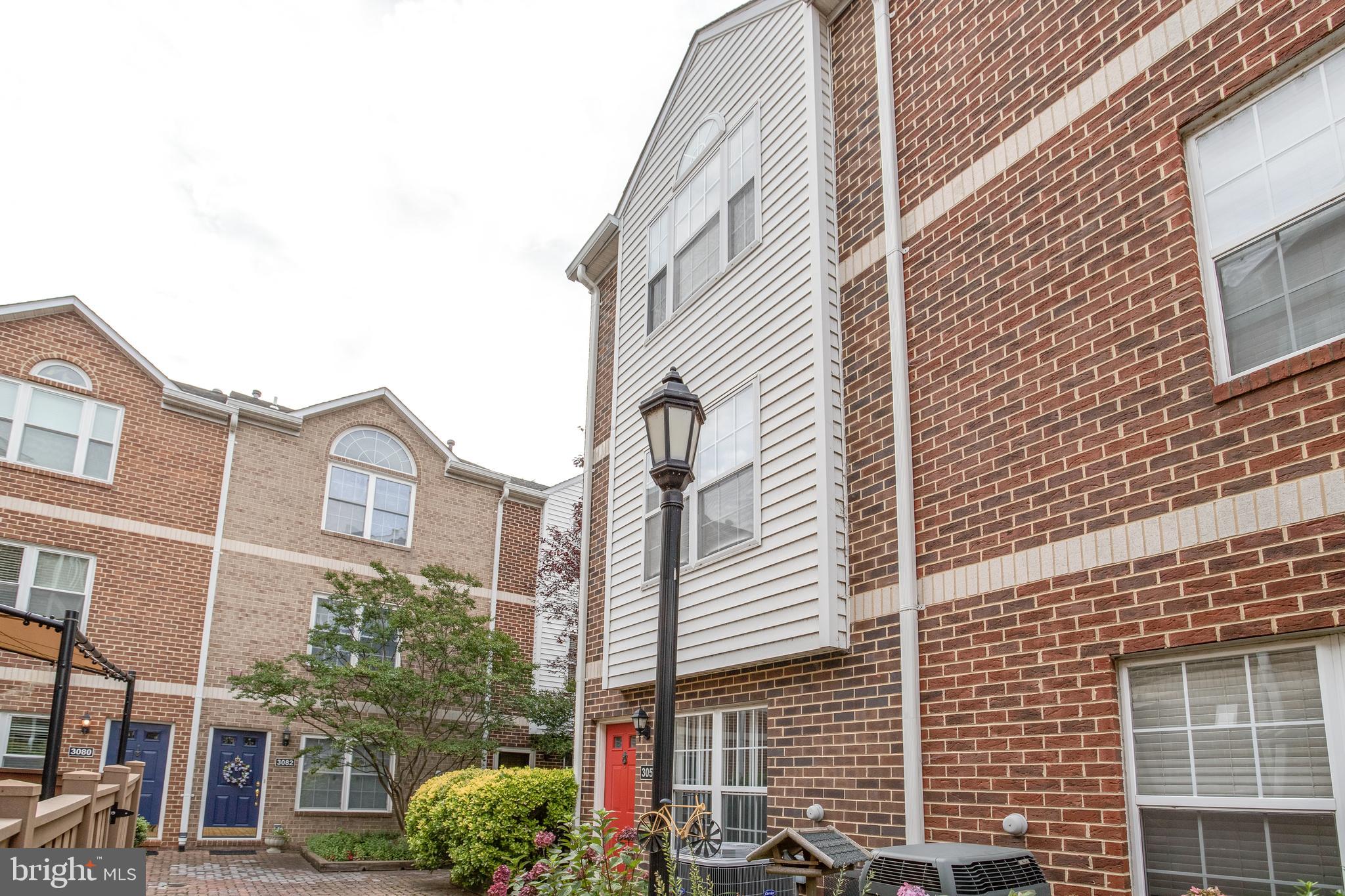 ARLINGTON RIDGE TERRACE - Residential Lease