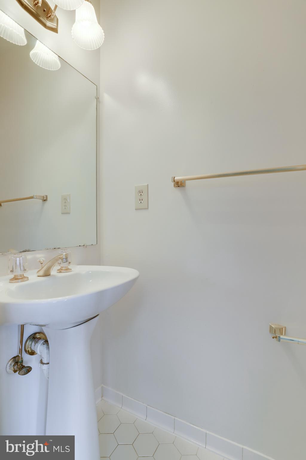 ARLINGTON RIDGE TERRACE - Residential Lease