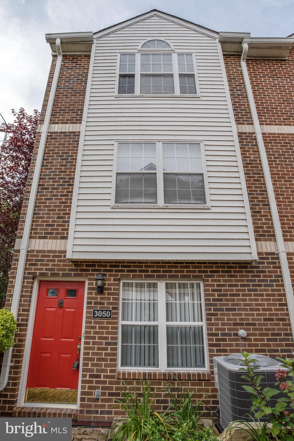 ARLINGTON RIDGE TERRACE - Residential Lease