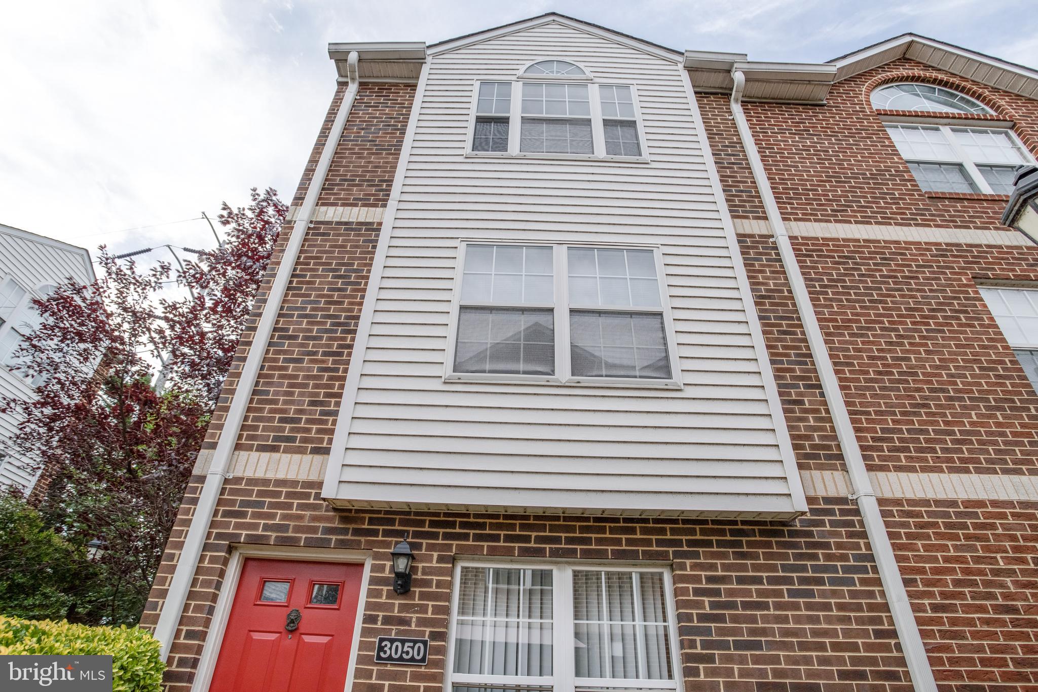 ARLINGTON RIDGE TERRACE - Residential Lease