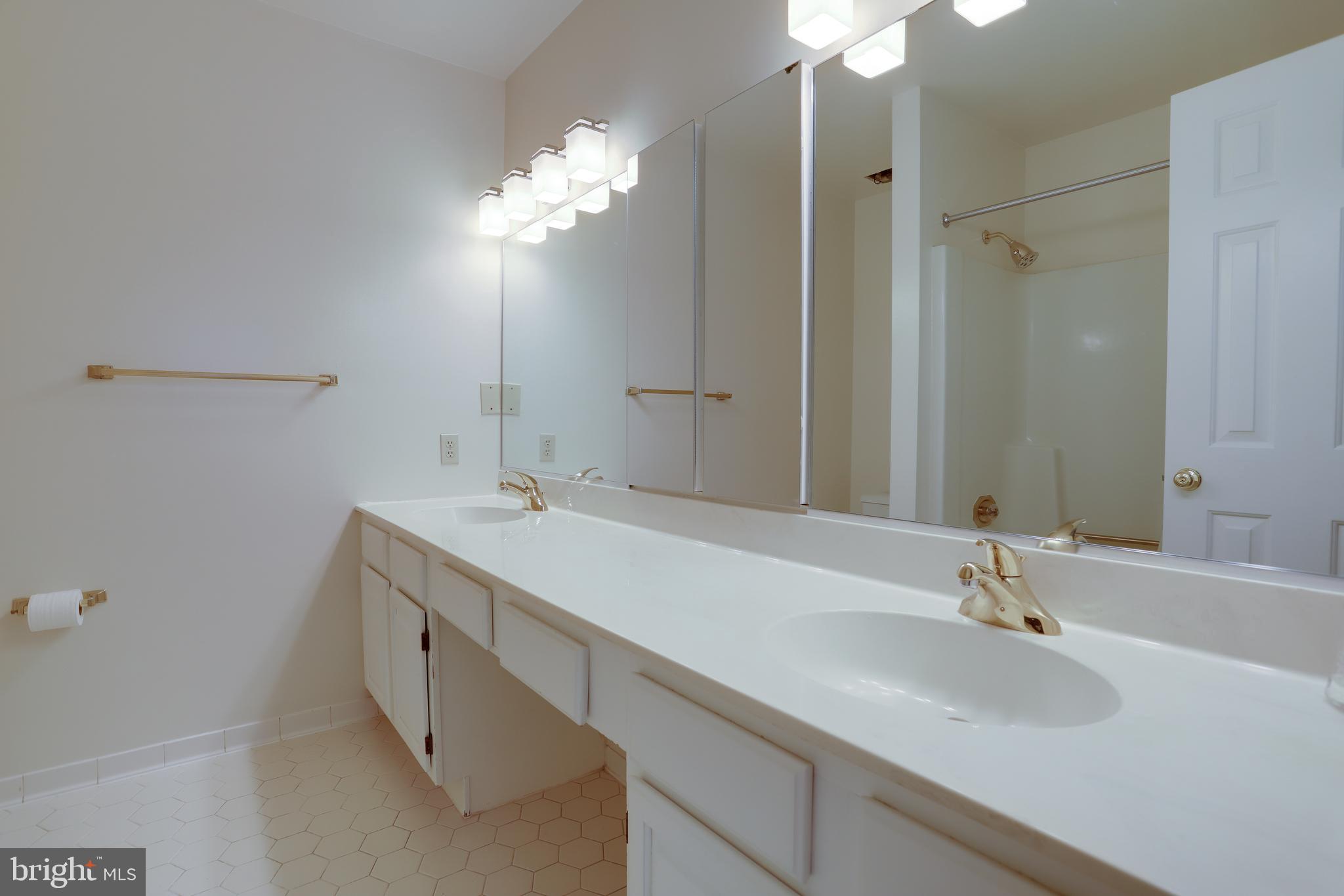 ARLINGTON RIDGE TERRACE - Residential Lease