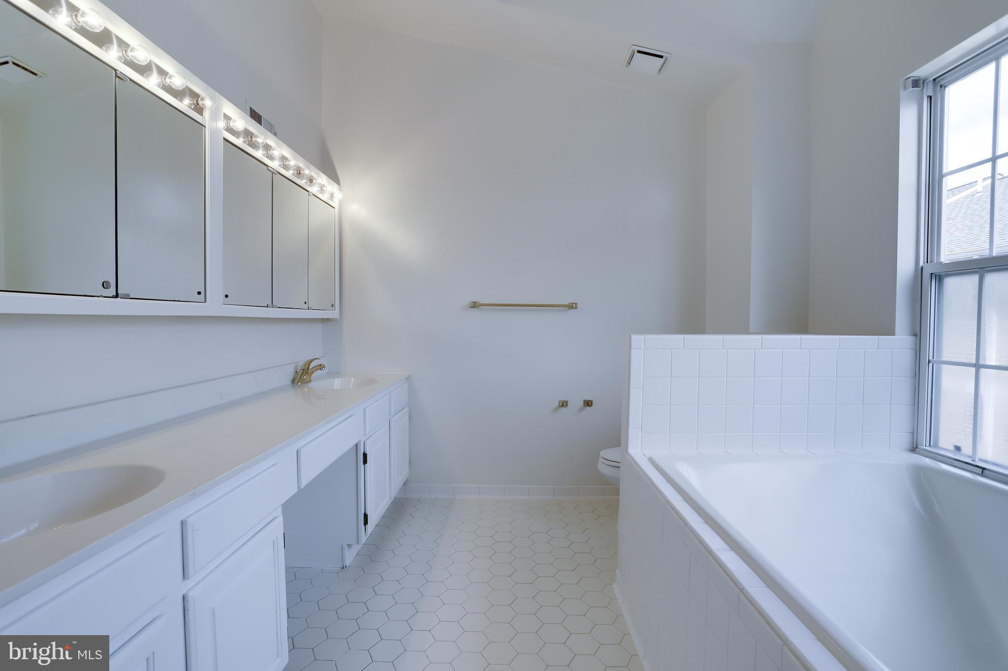 ARLINGTON RIDGE TERRACE - Residential Lease