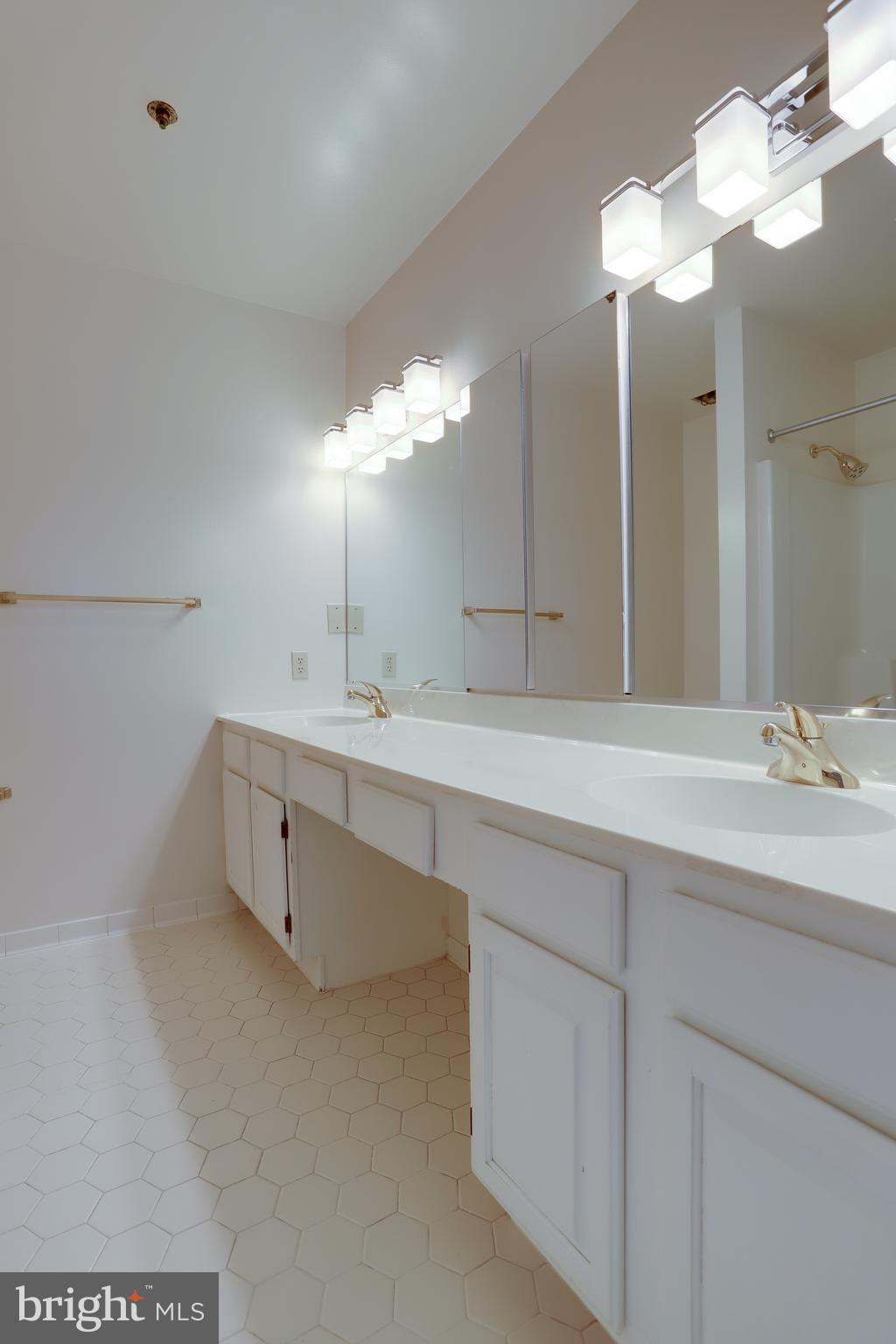 ARLINGTON RIDGE TERRACE - Residential Lease