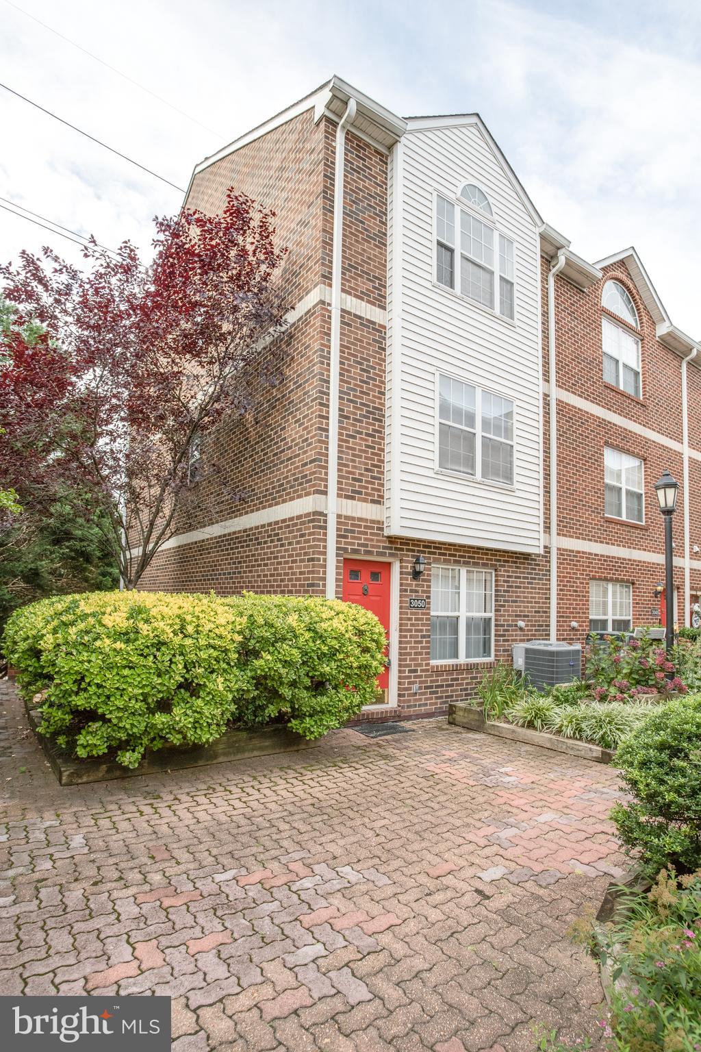 ARLINGTON RIDGE TERRACE - Residential Lease