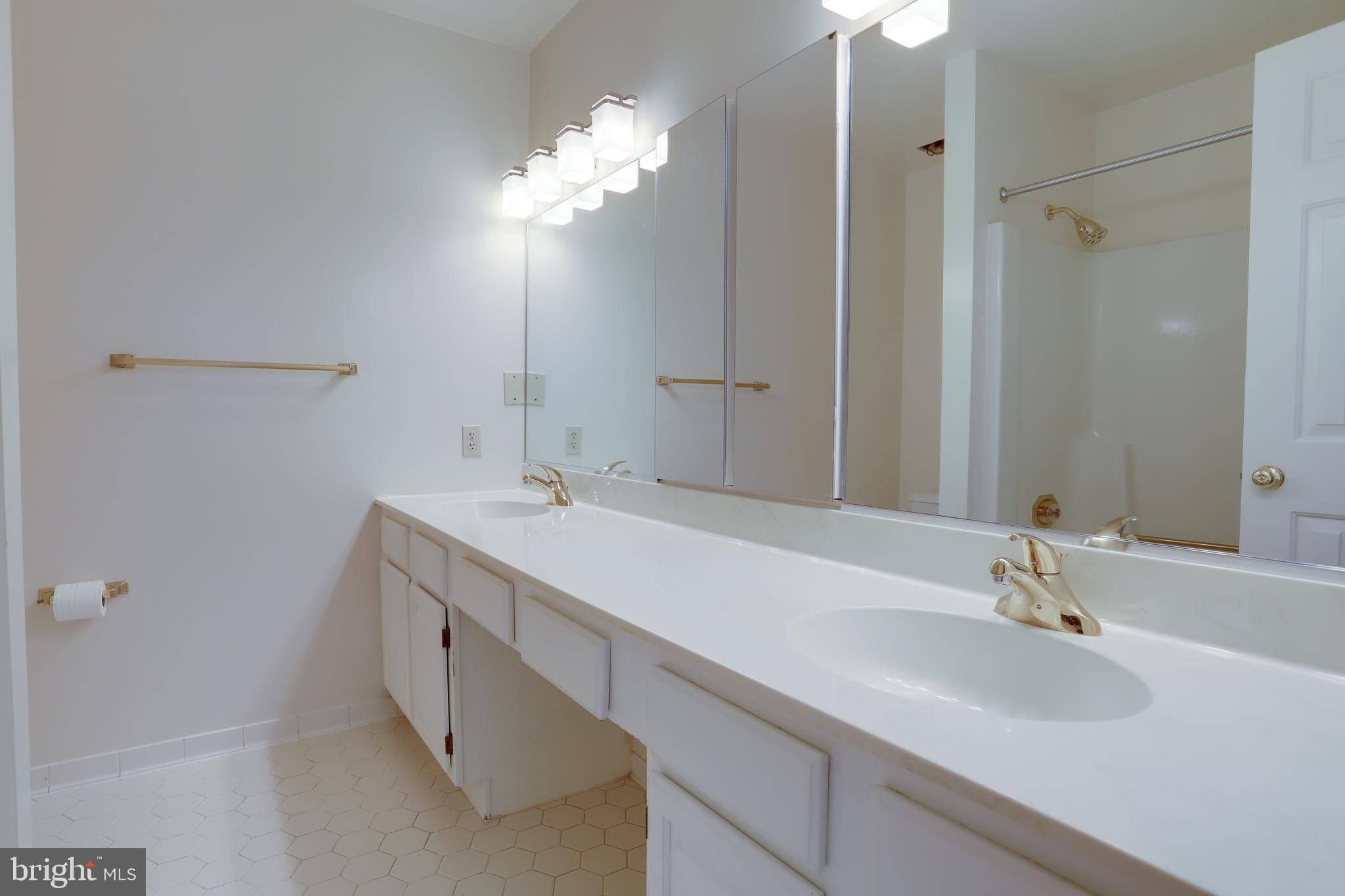 ARLINGTON RIDGE TERRACE - Residential Lease