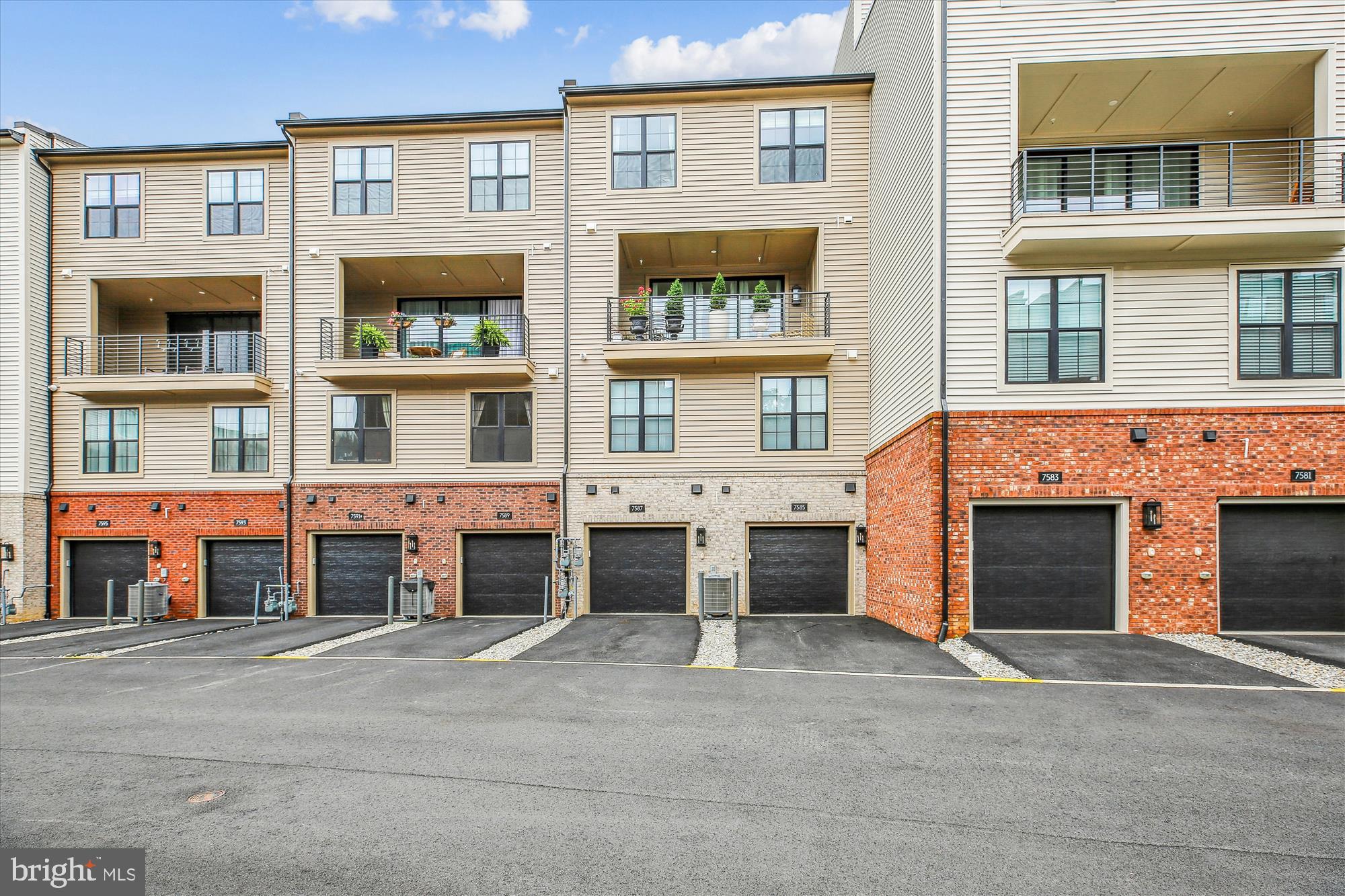 UNION PARK AT MCLEAN - Residential