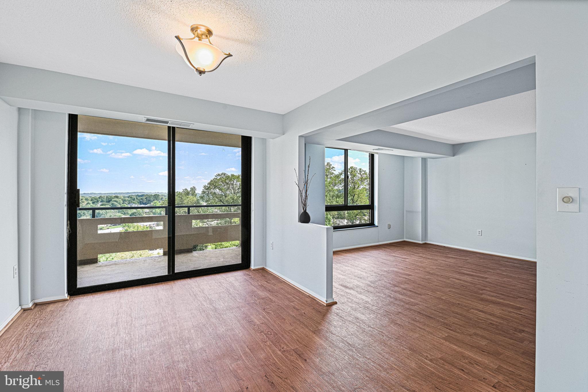 ENCORE OF MCLEAN - Residential