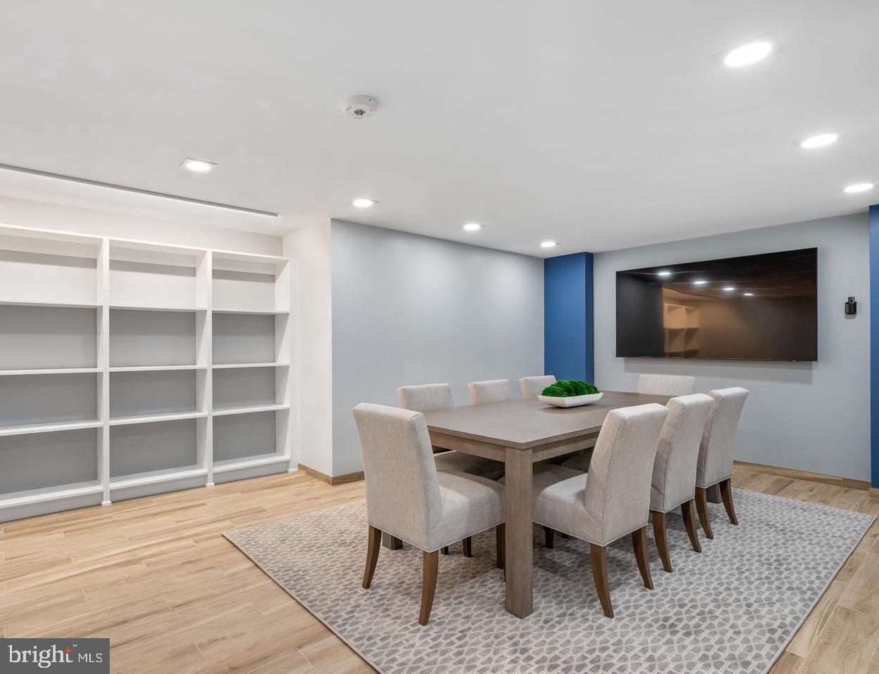 ENCORE OF MCLEAN - Residential