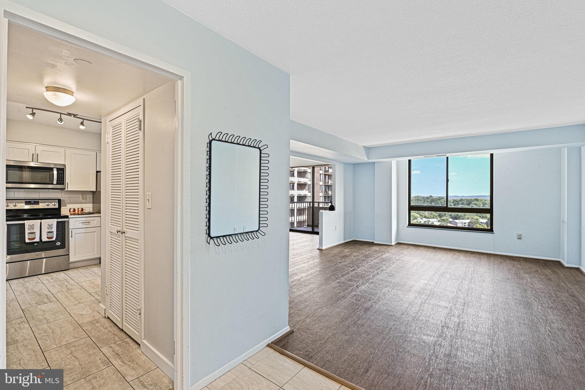 ENCORE OF MCLEAN - Residential