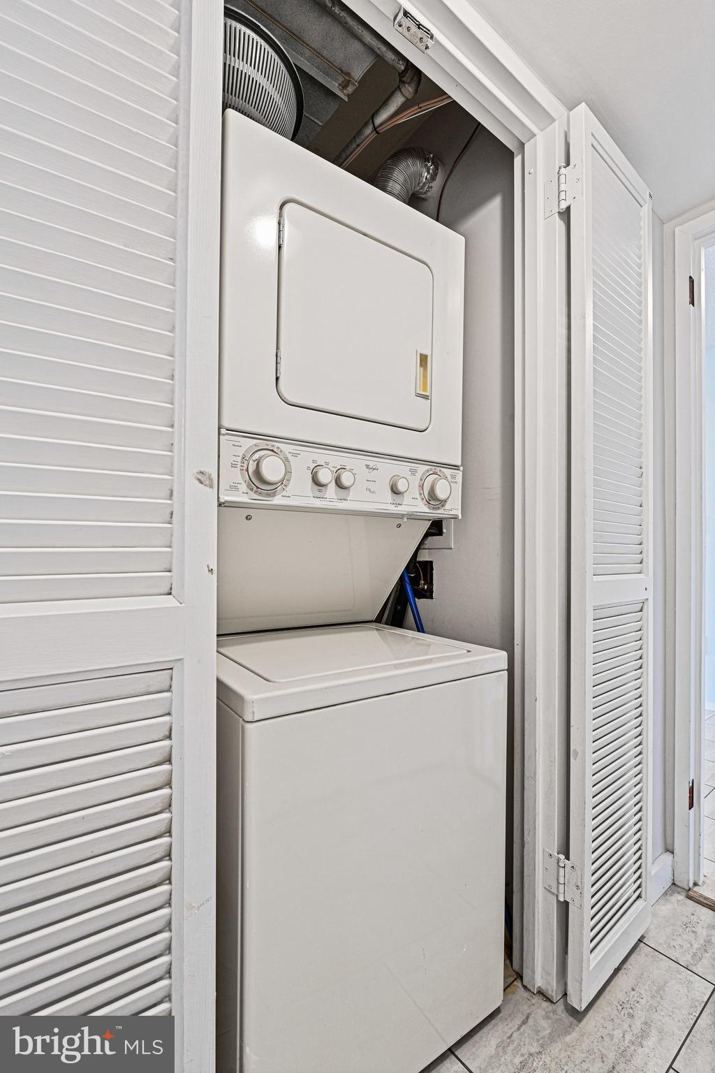 ENCORE OF MCLEAN - Residential