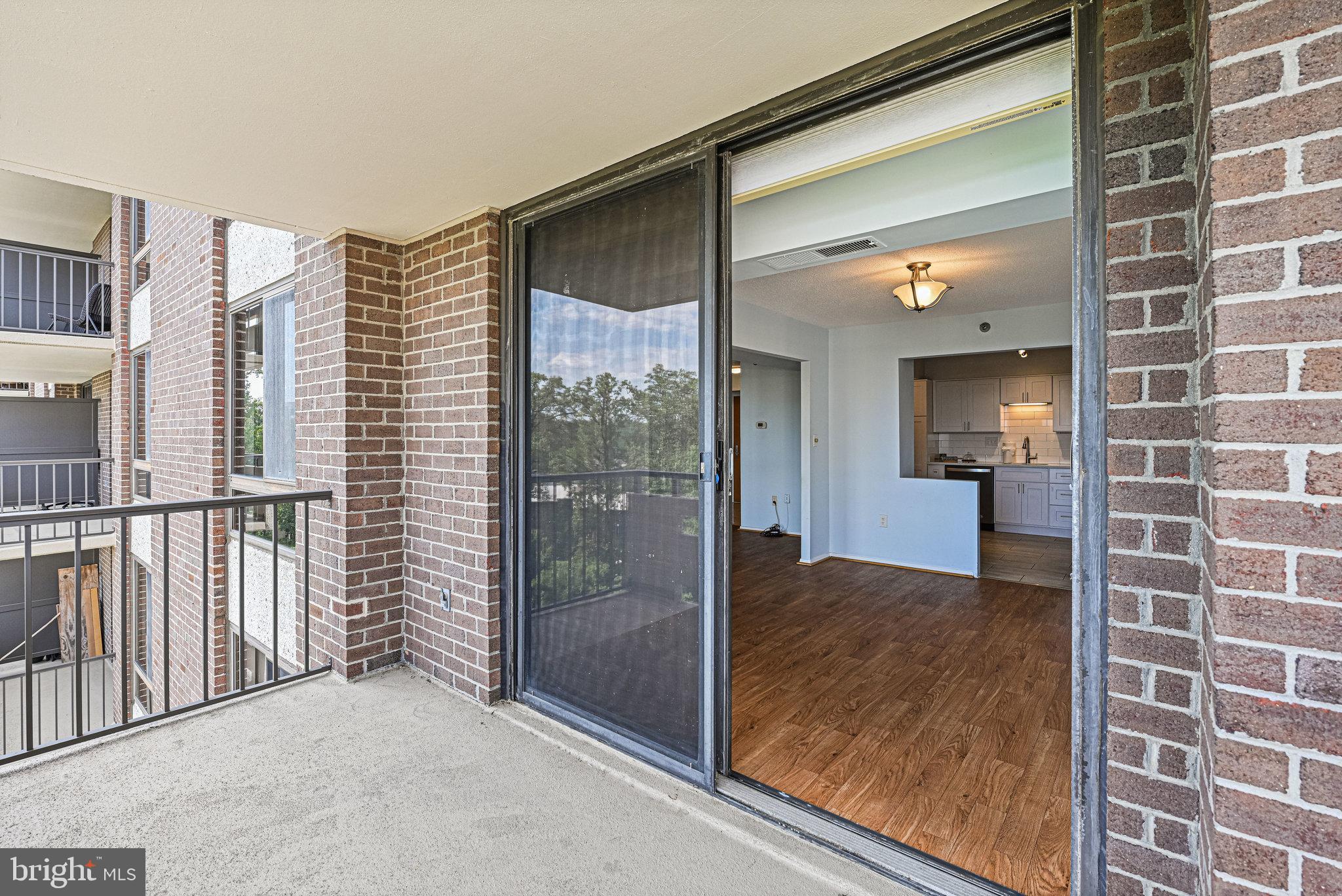 ENCORE OF MCLEAN - Residential