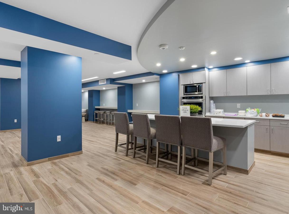 ENCORE OF MCLEAN - Residential