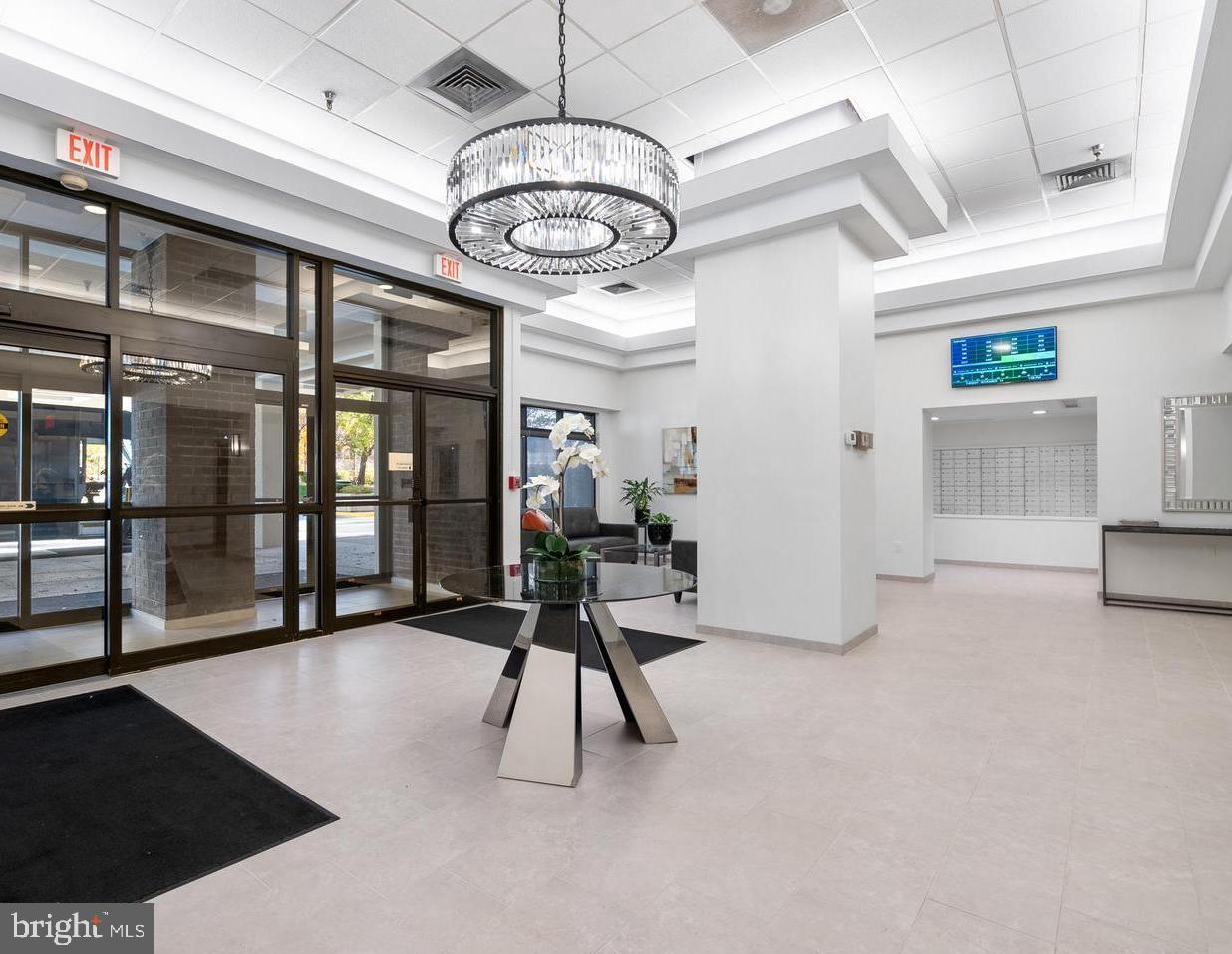 ENCORE OF MCLEAN - Residential