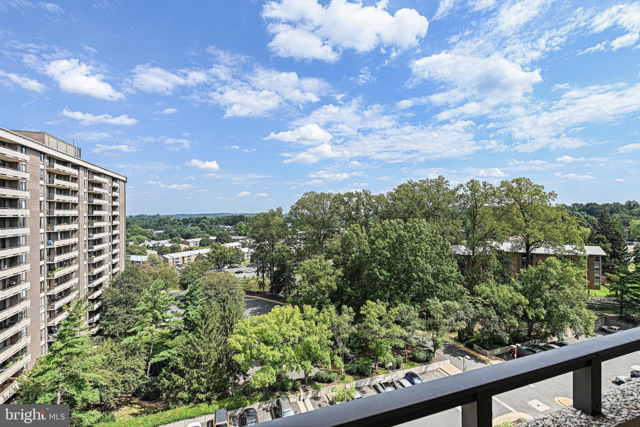 ENCORE OF MCLEAN - Residential