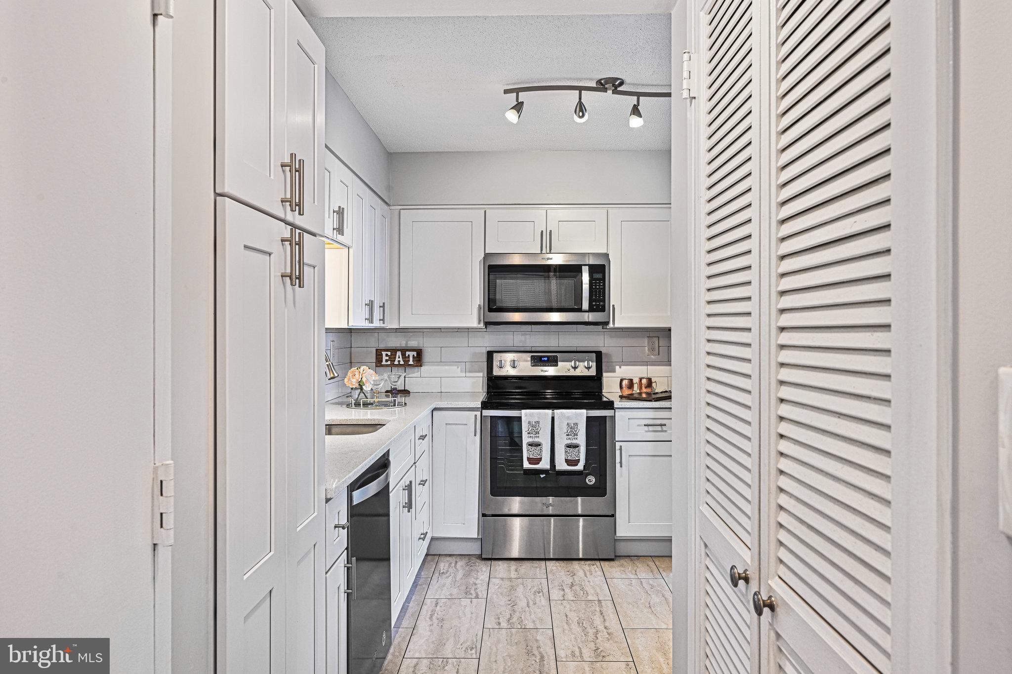 ENCORE OF MCLEAN - Residential