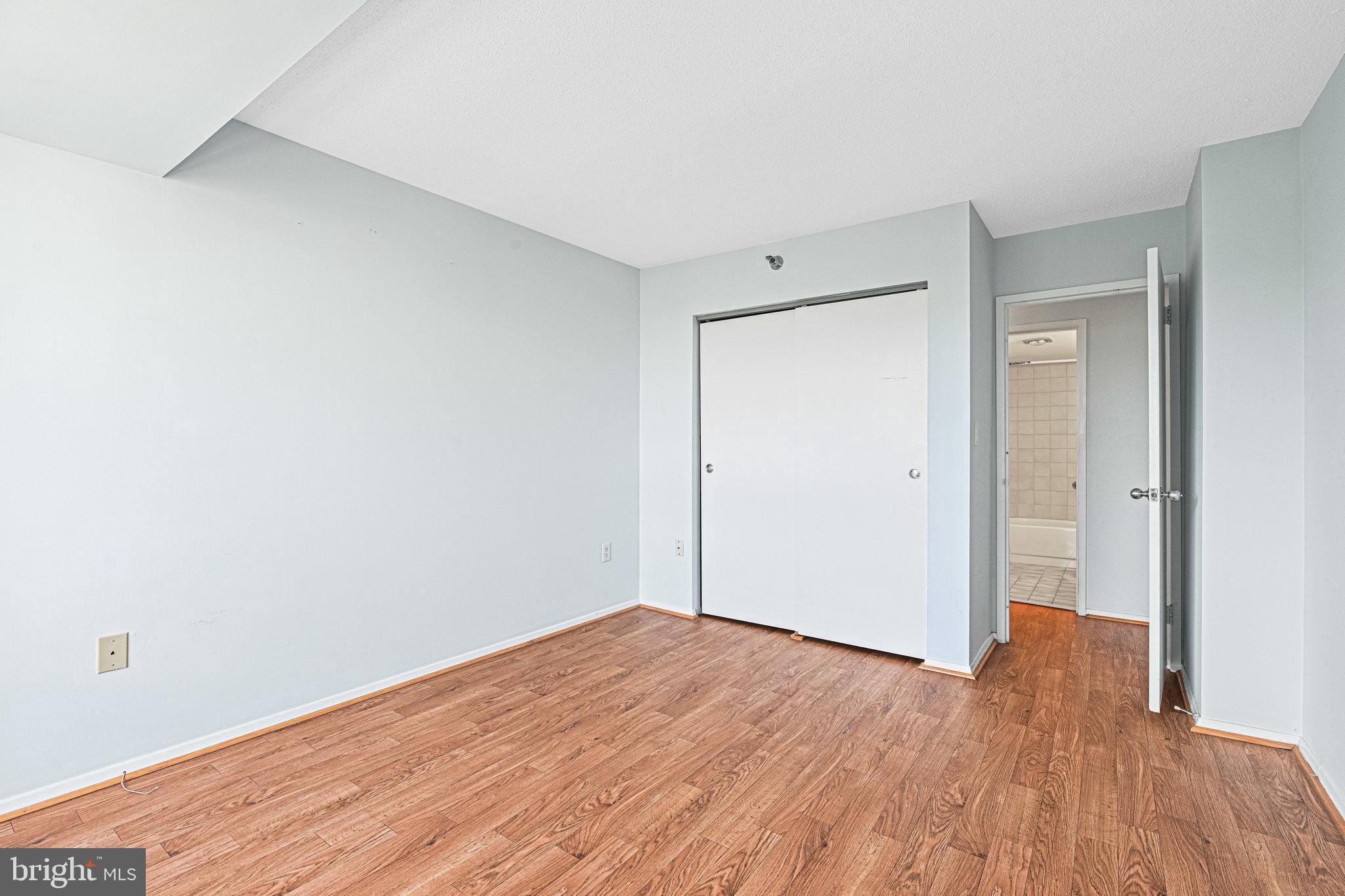 ENCORE OF MCLEAN - Residential