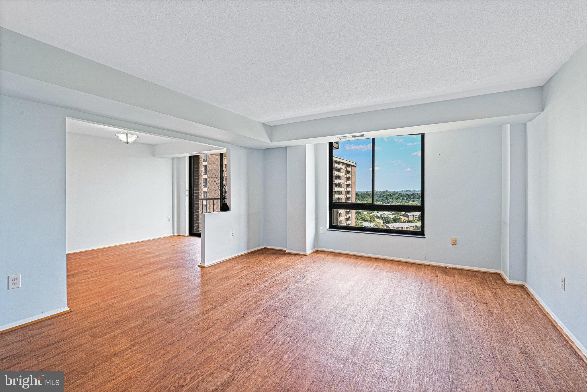 ENCORE OF MCLEAN - Residential