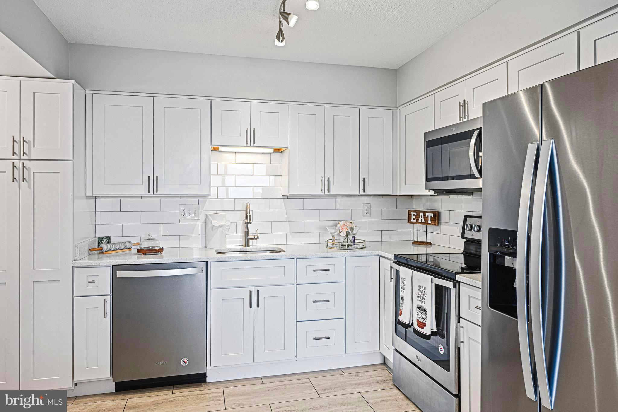 ENCORE OF MCLEAN - Residential