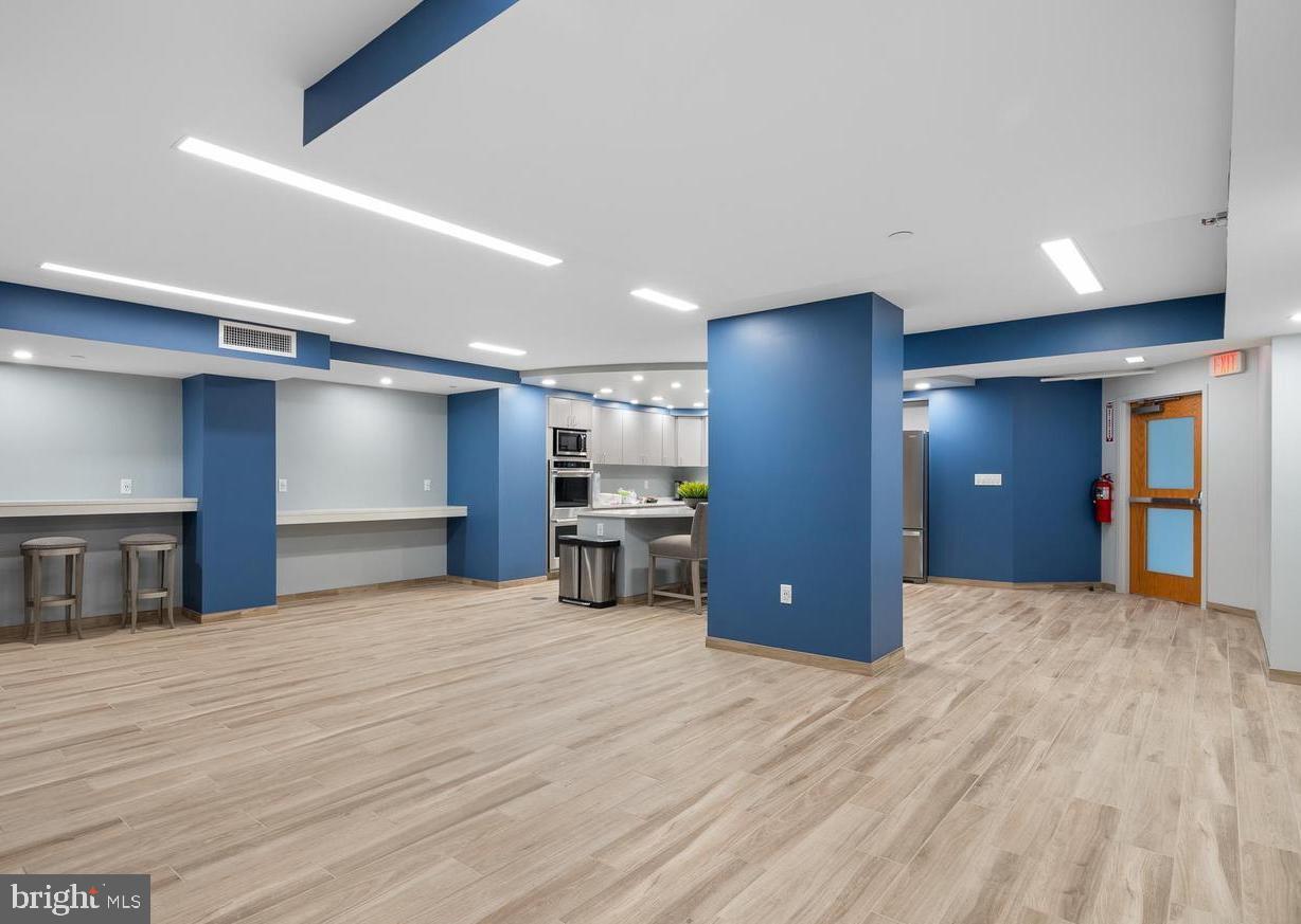 ENCORE OF MCLEAN - Residential