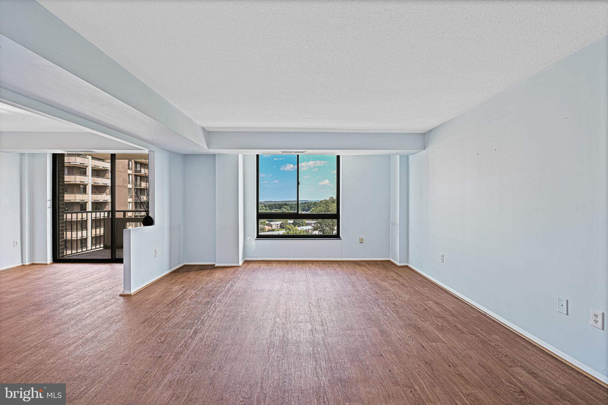 ENCORE OF MCLEAN - Residential