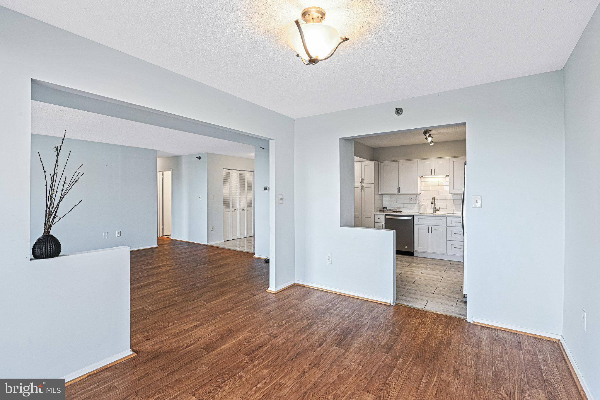 ENCORE OF MCLEAN - Residential